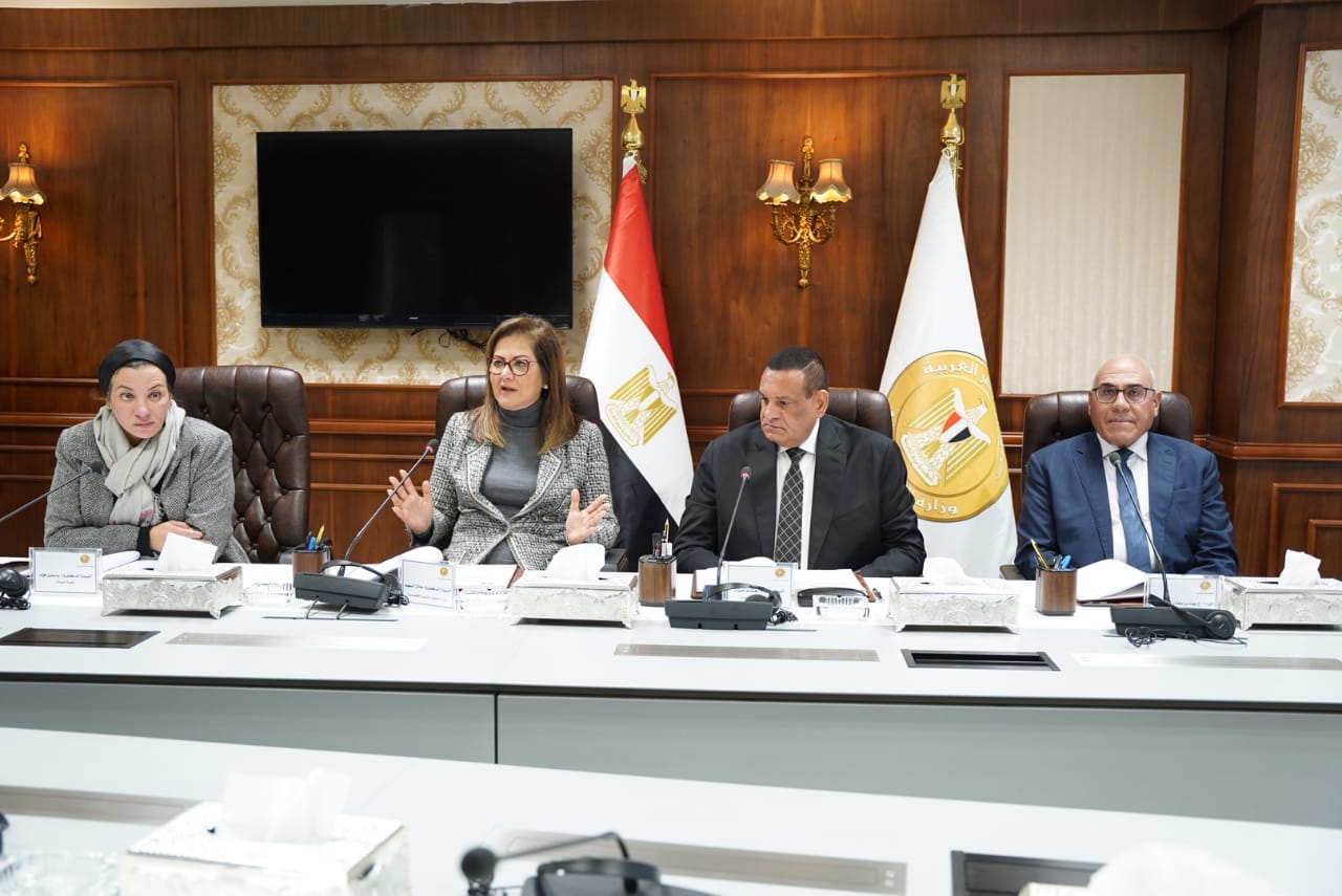 عقود تنفيذ مشروعات المرحلة الخامسة من البنية الأساسية لمنظومة المخلفات الصلبة