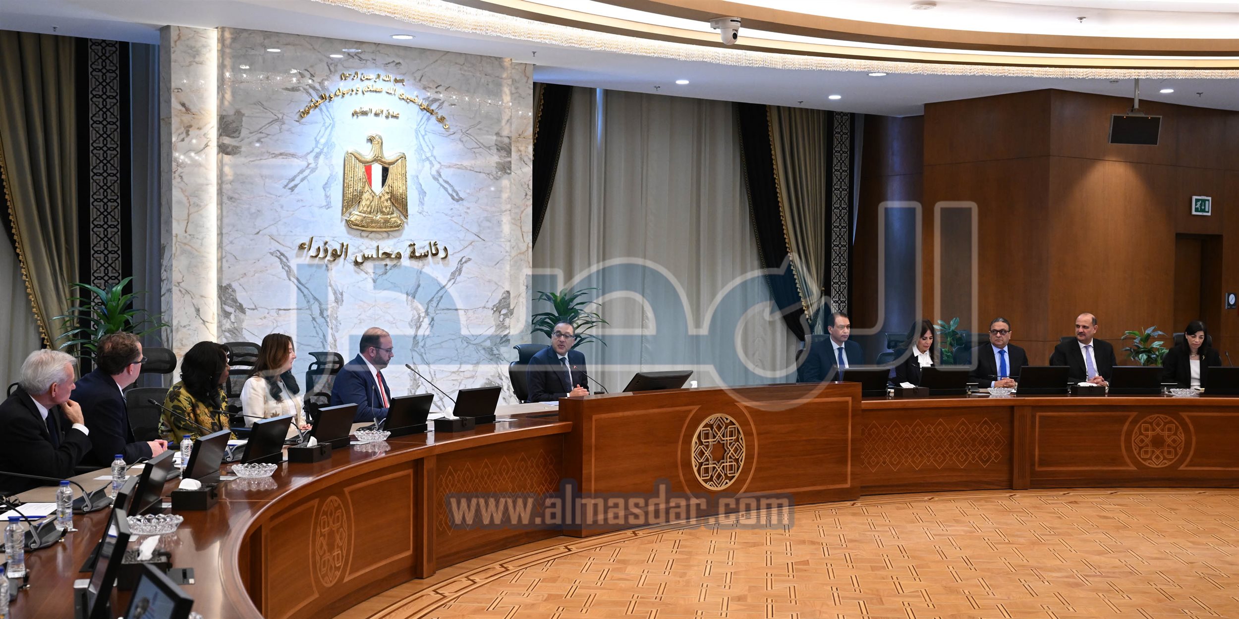 رئيس الوزراء يلتقي وفدًا من أعضاء مجلس النواب الأمريكي