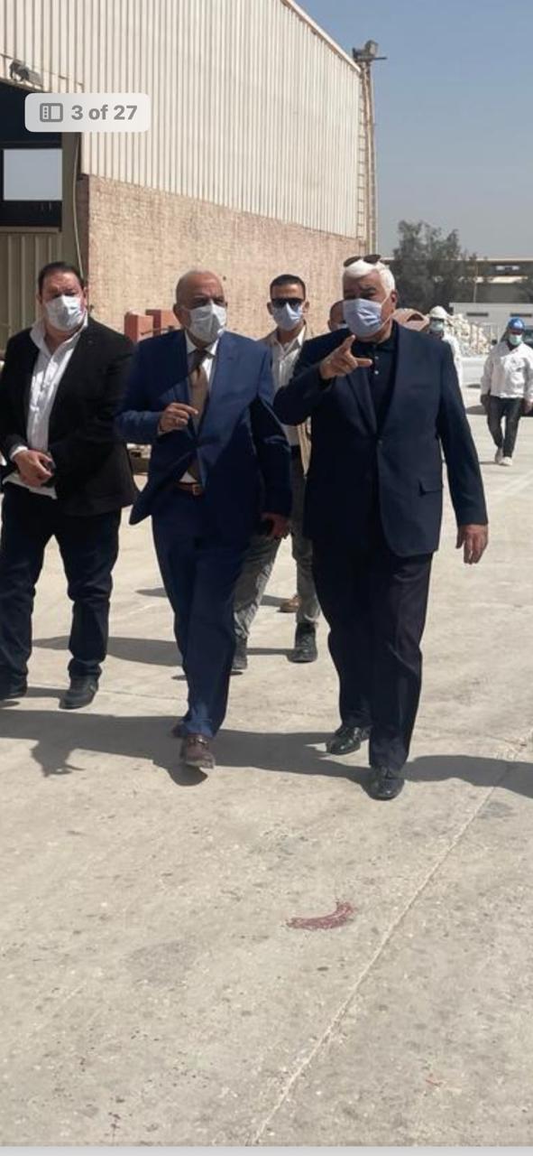 وزير قطاع الأعمال العام يزور مصانع شركة