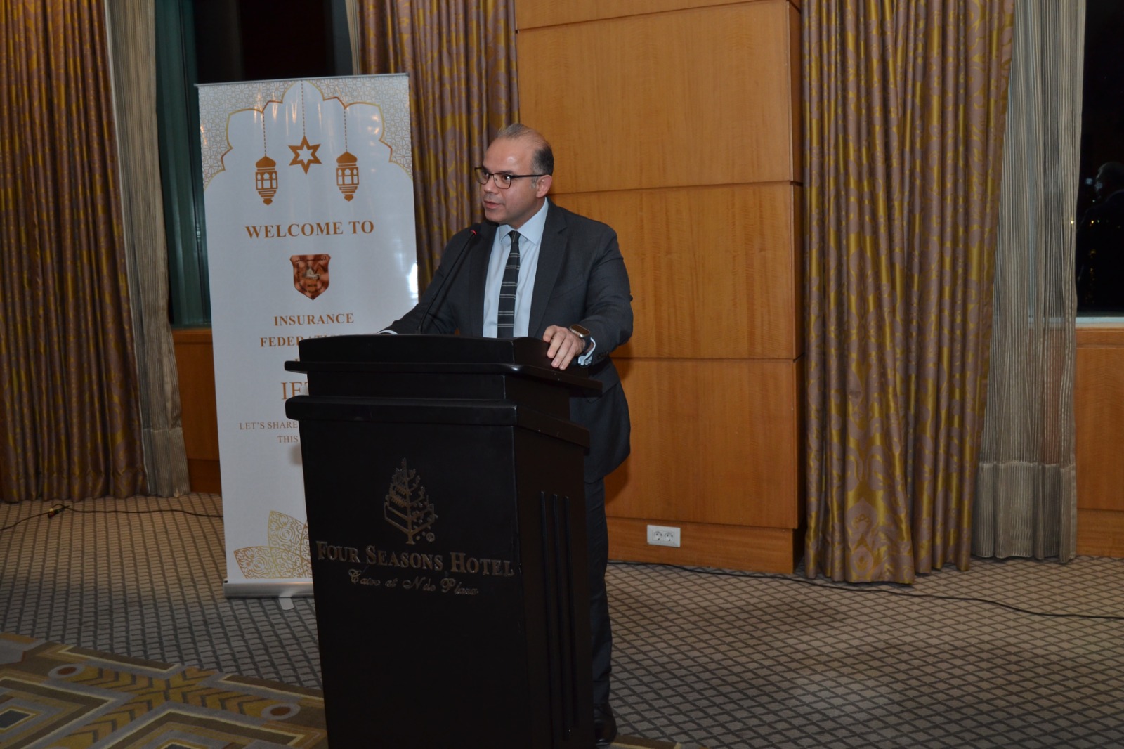 المصري للتأمين يكرم الدكتور طارق سيف أمينه العام السابق