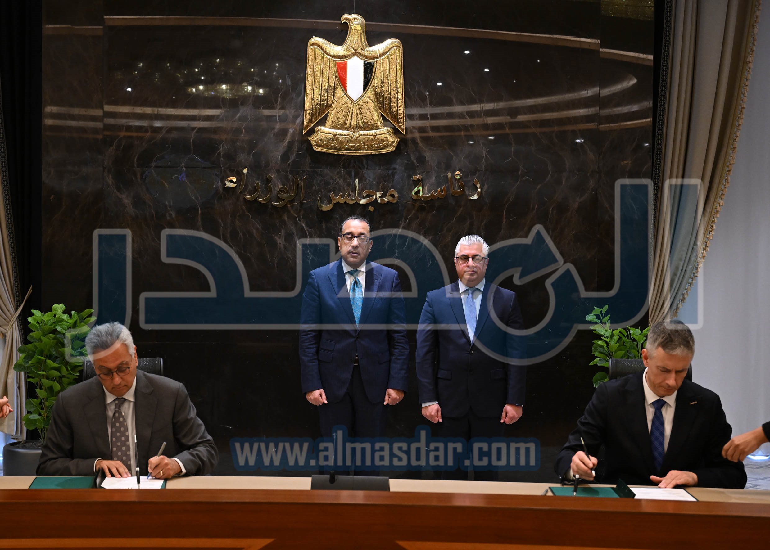 قيع عقد تخصيص الأرض لإنشاء مصنع لصوامع تخزين الغلال