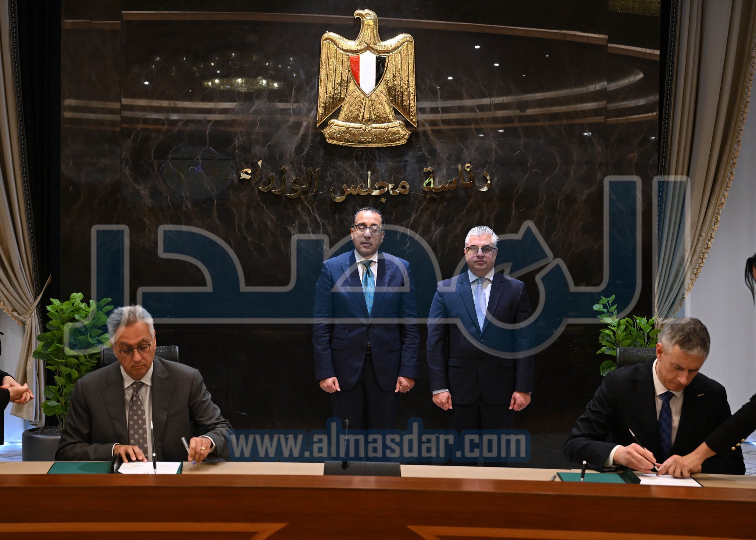 قيع عقد تخصيص الأرض لإنشاء مصنع لصوامع تخزين الغلال