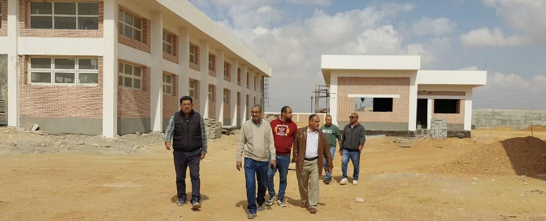 وزير الإسكان يتابع مشروعات البنية التحتية بالمدن الجديدة