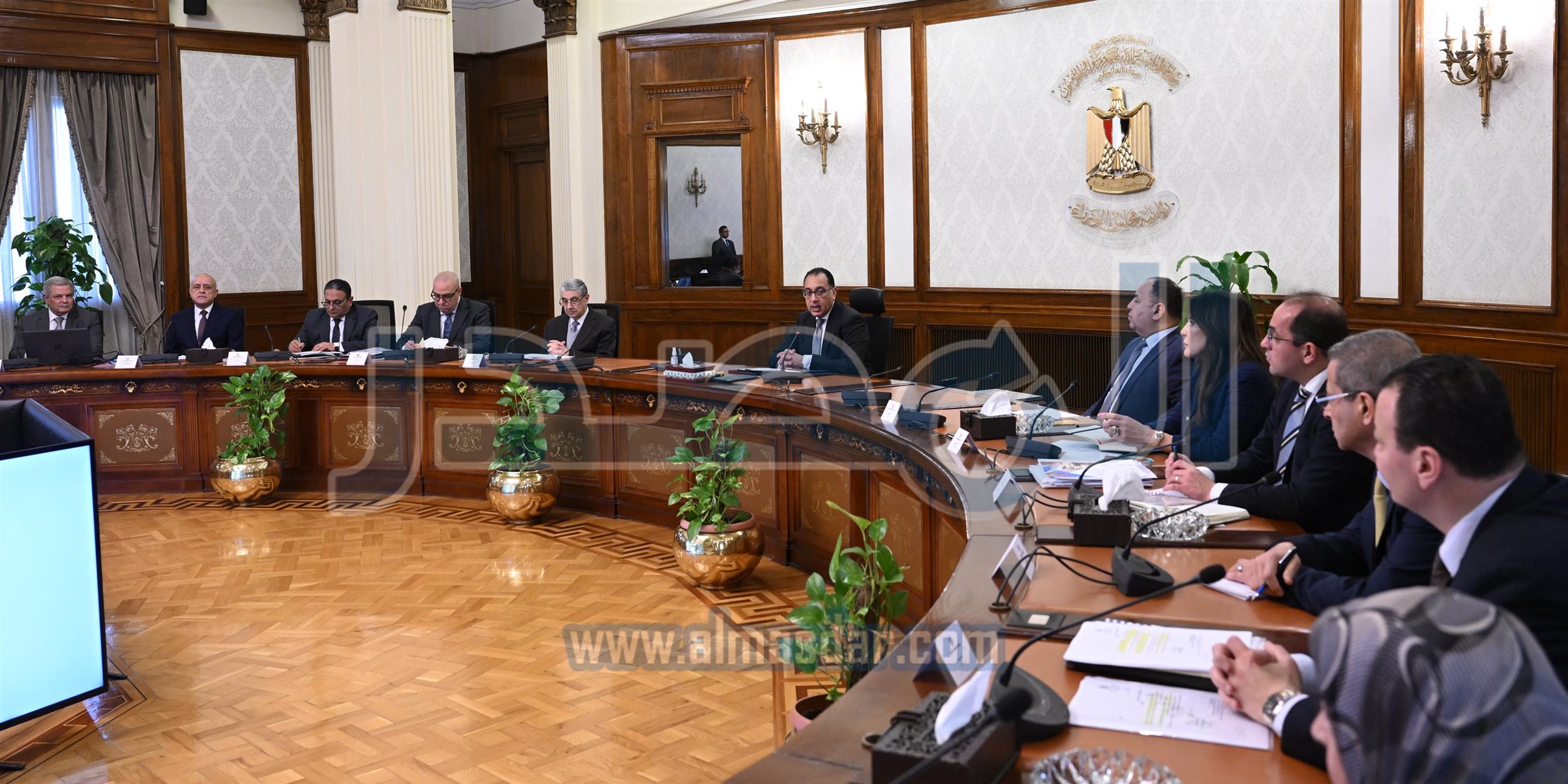 مدبولي يتابع جهود فض التشابكات المالية بين الكهرباء والإسكان