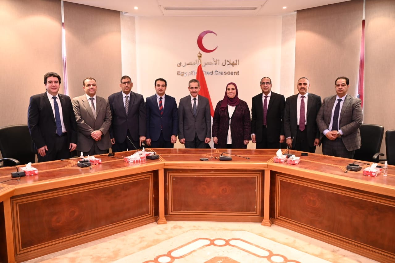 القباج ومحافظ الغربية يوقعان عقد تمليك مقر لبنك ناصر بطنطا