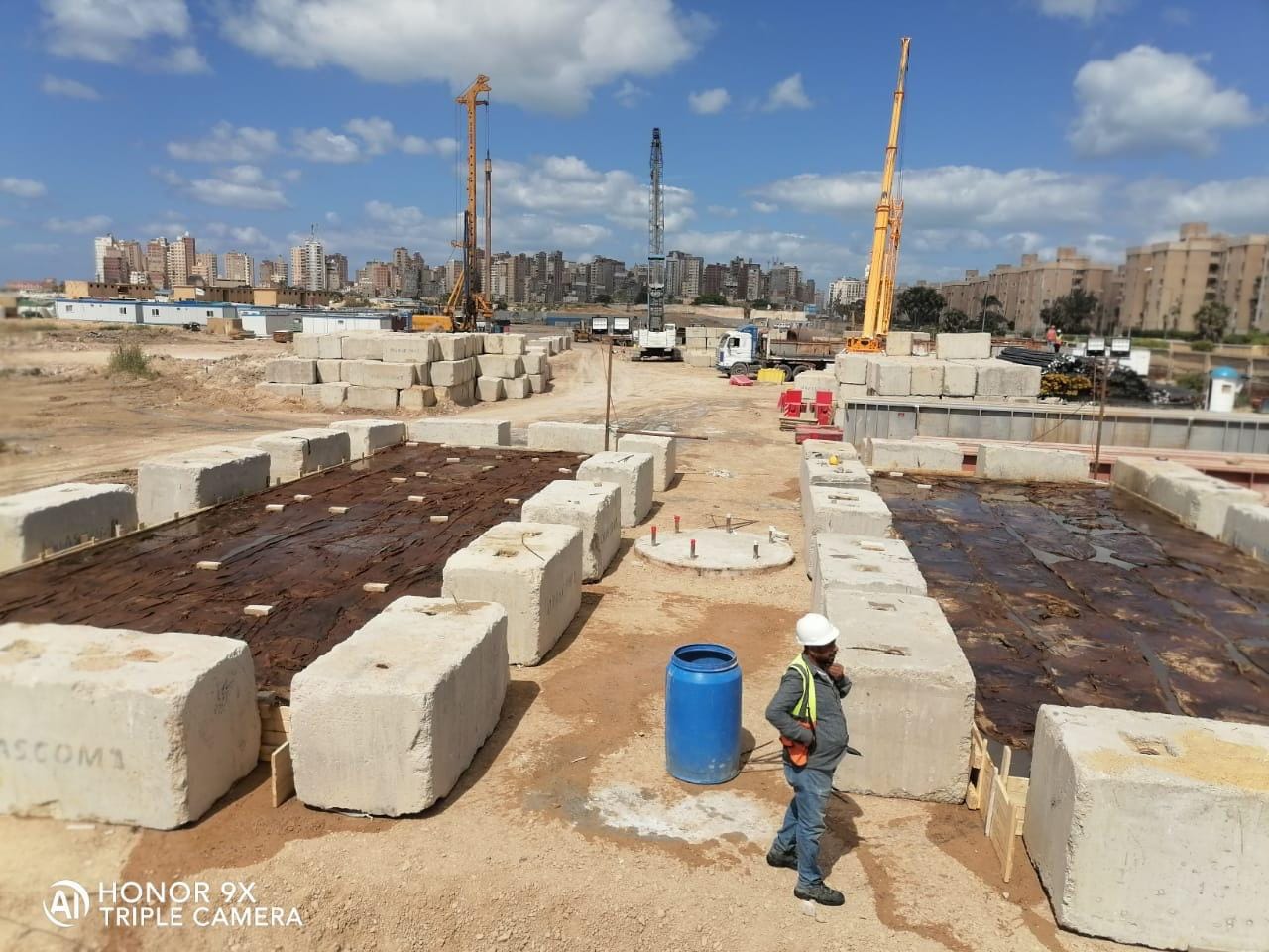 وزير النقل يتفقد مشروع المرحلة الأولى من مترو الإسكندرية