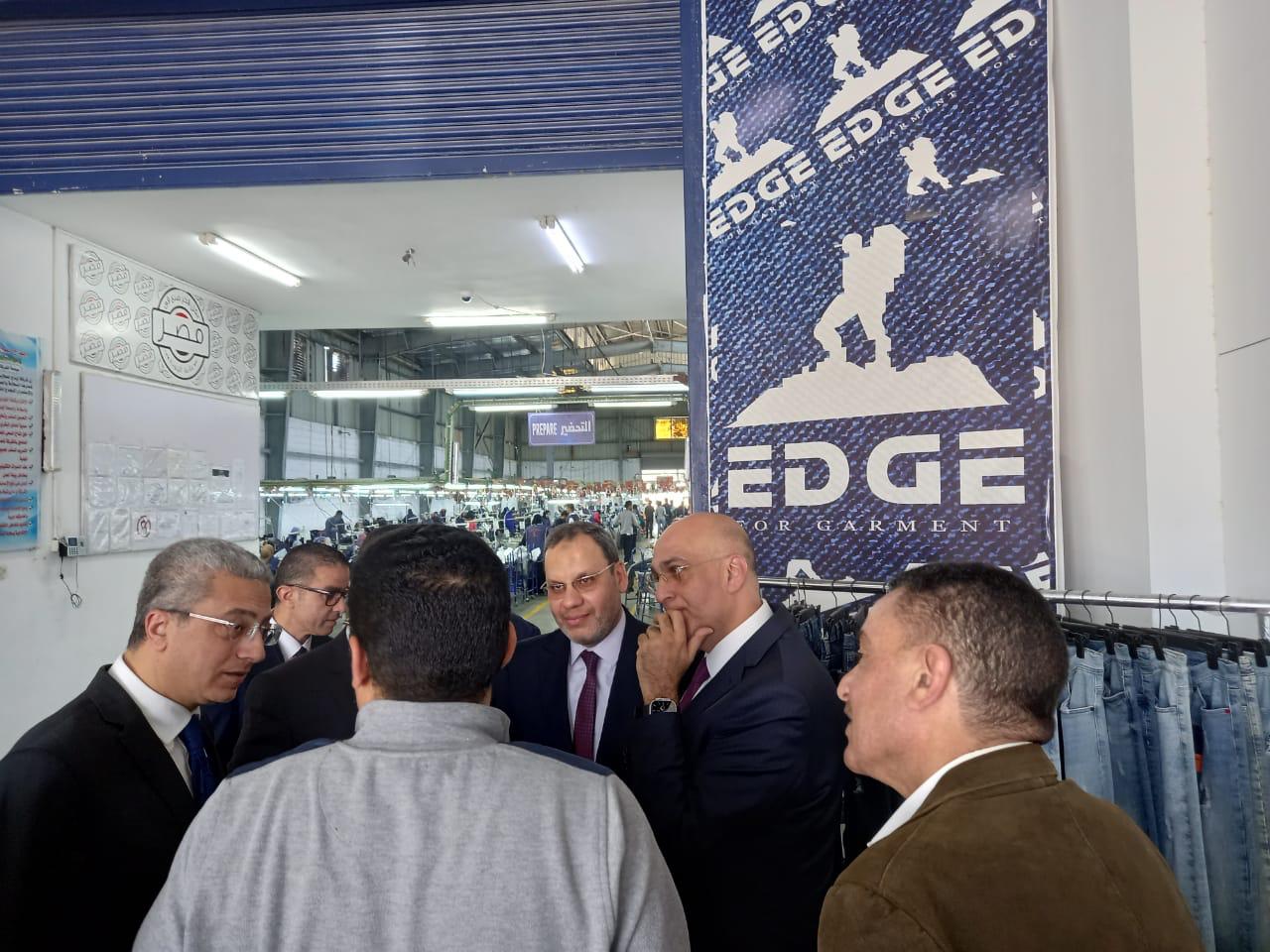 مناقشة تنفيذ الخطة المتكاملة للنهوض بالمشروعات الصناعية ببورسعيد