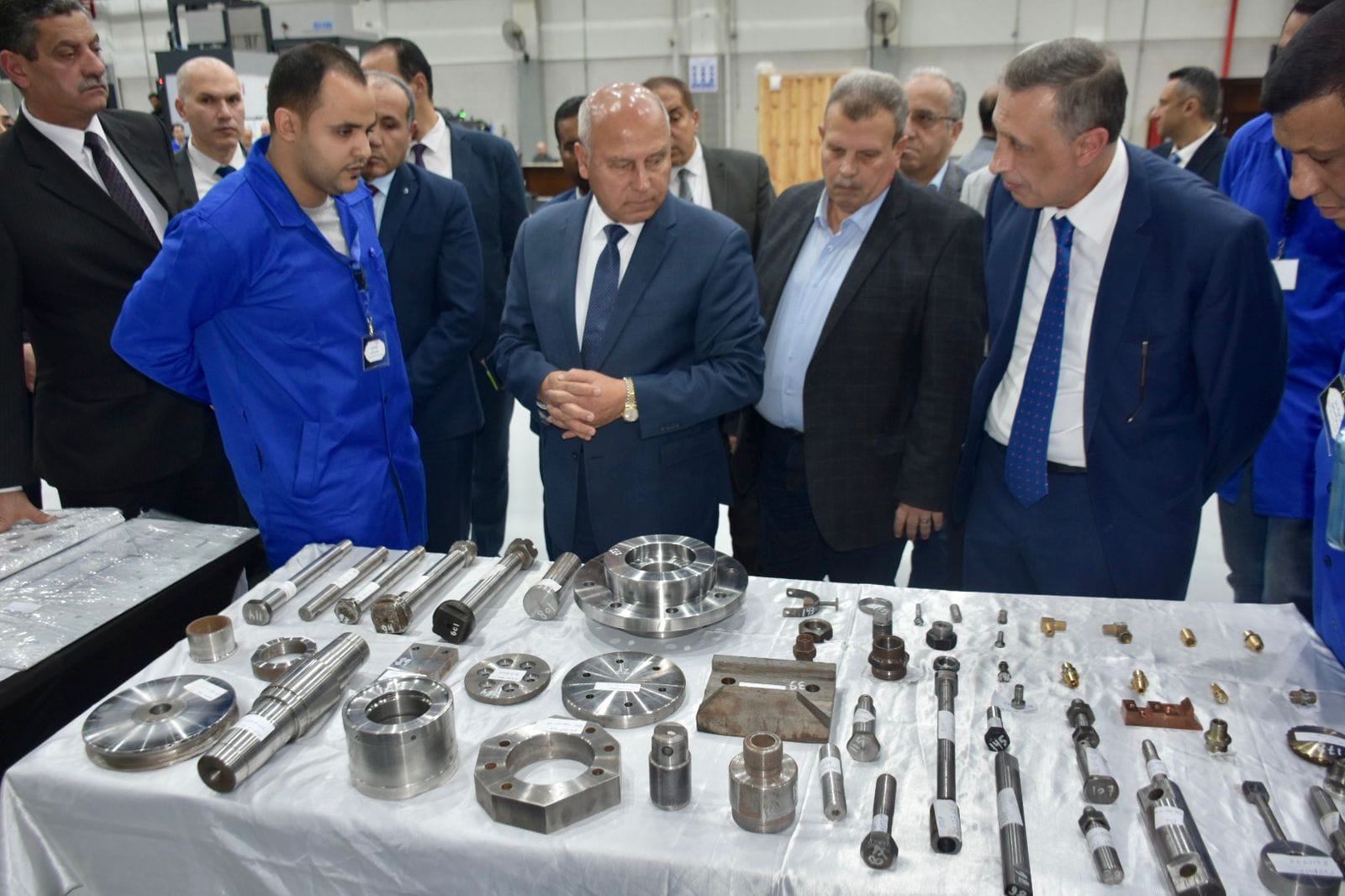 وزير النقل يتفقد ورش إيرماس المتخصصة