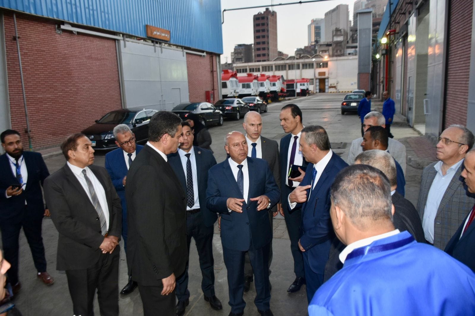 وزير النقل يتفقد ورش إيرماس المتخصصة