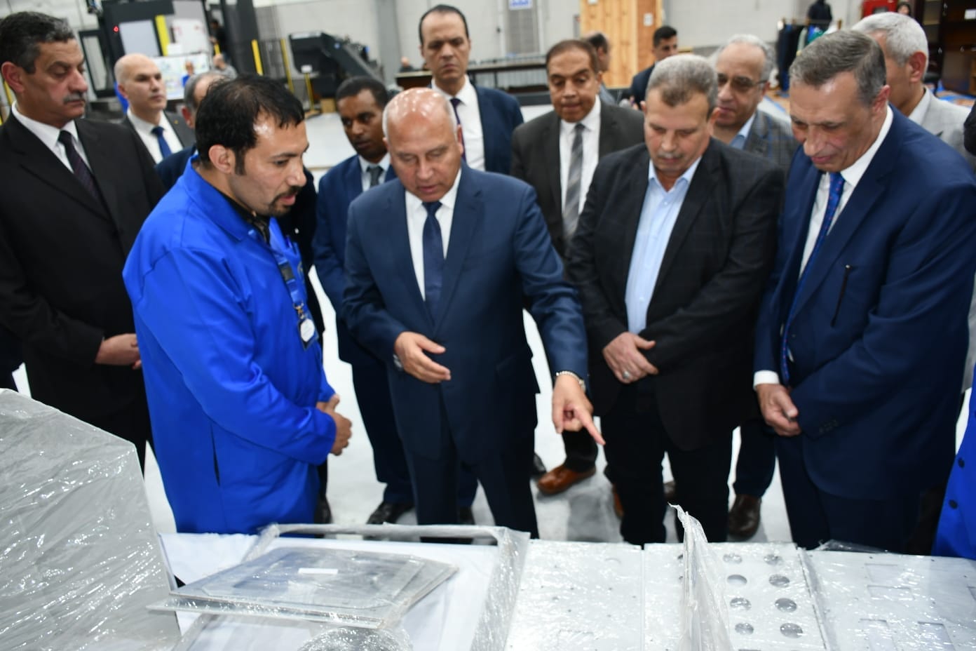 وزير النقل يتفقد ورش إيرماس المتخصصة