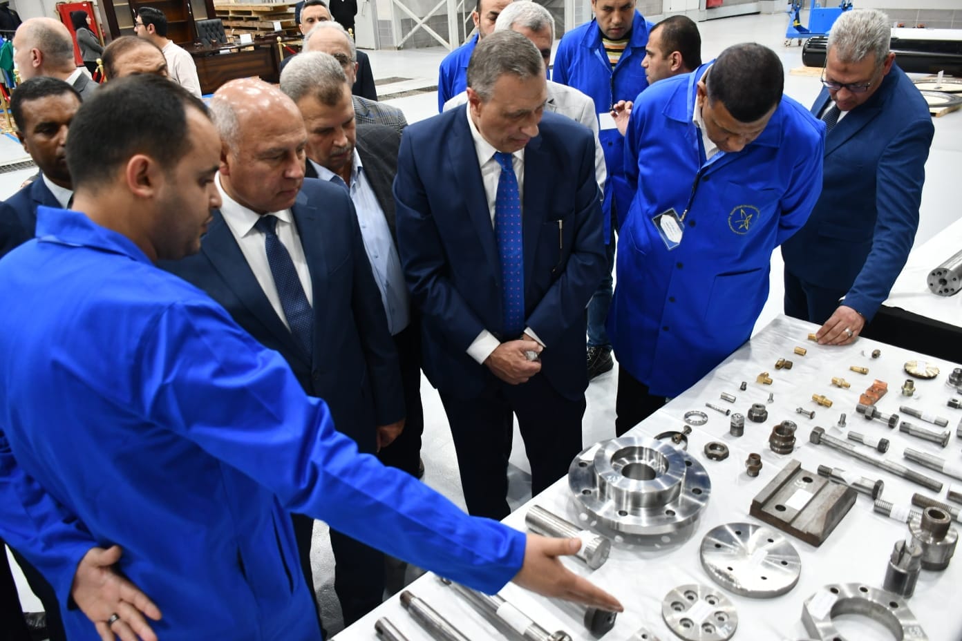 وزير النقل يتفقد ورش إيرماس المتخصصة