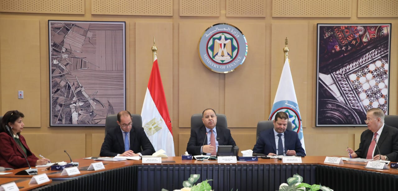 وزير المالية فى حوار مفتوح مع المستثمرين والمصدرين حول الموازنة الجديدة