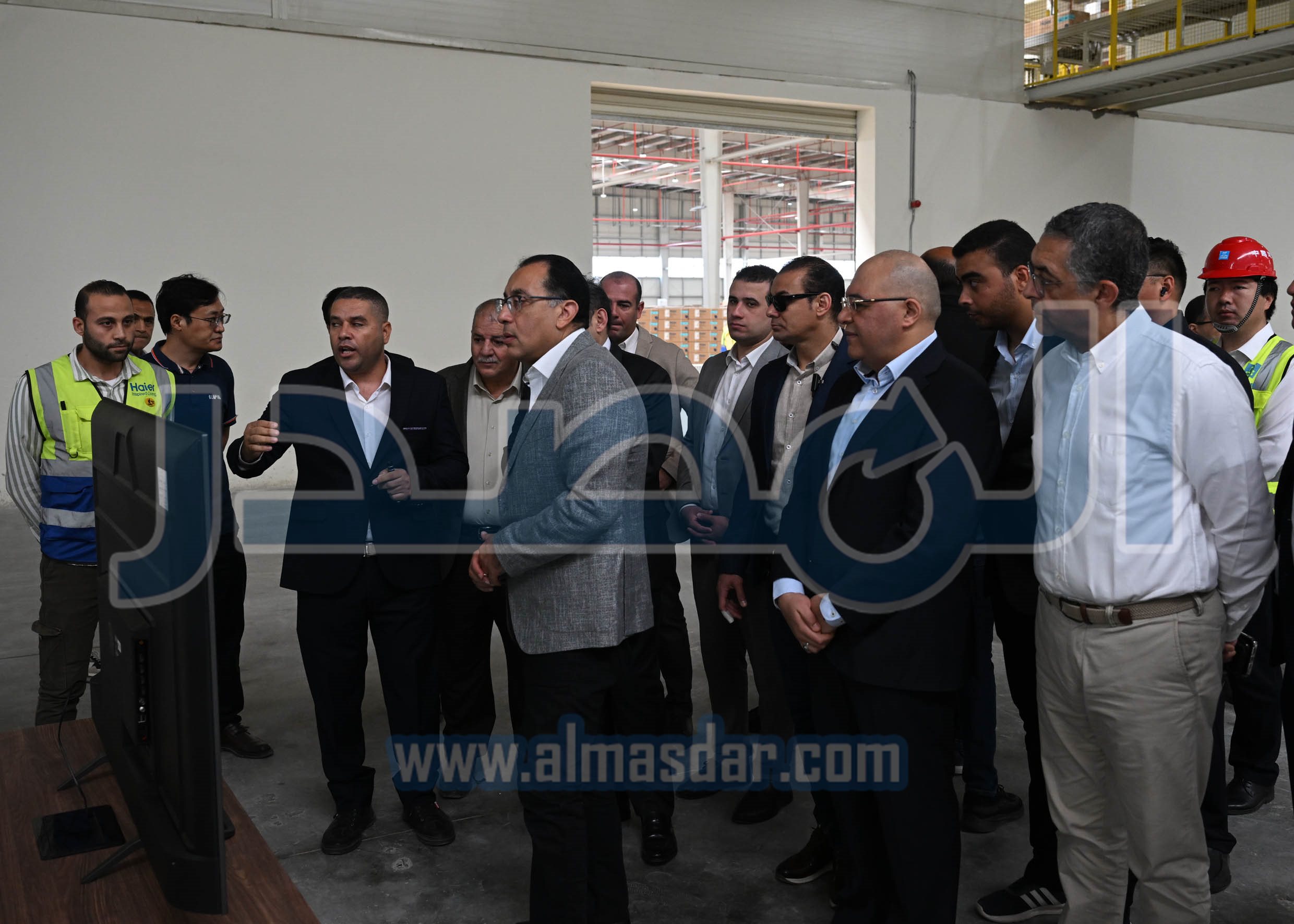 رئيس الوزراء يزور مُجمع