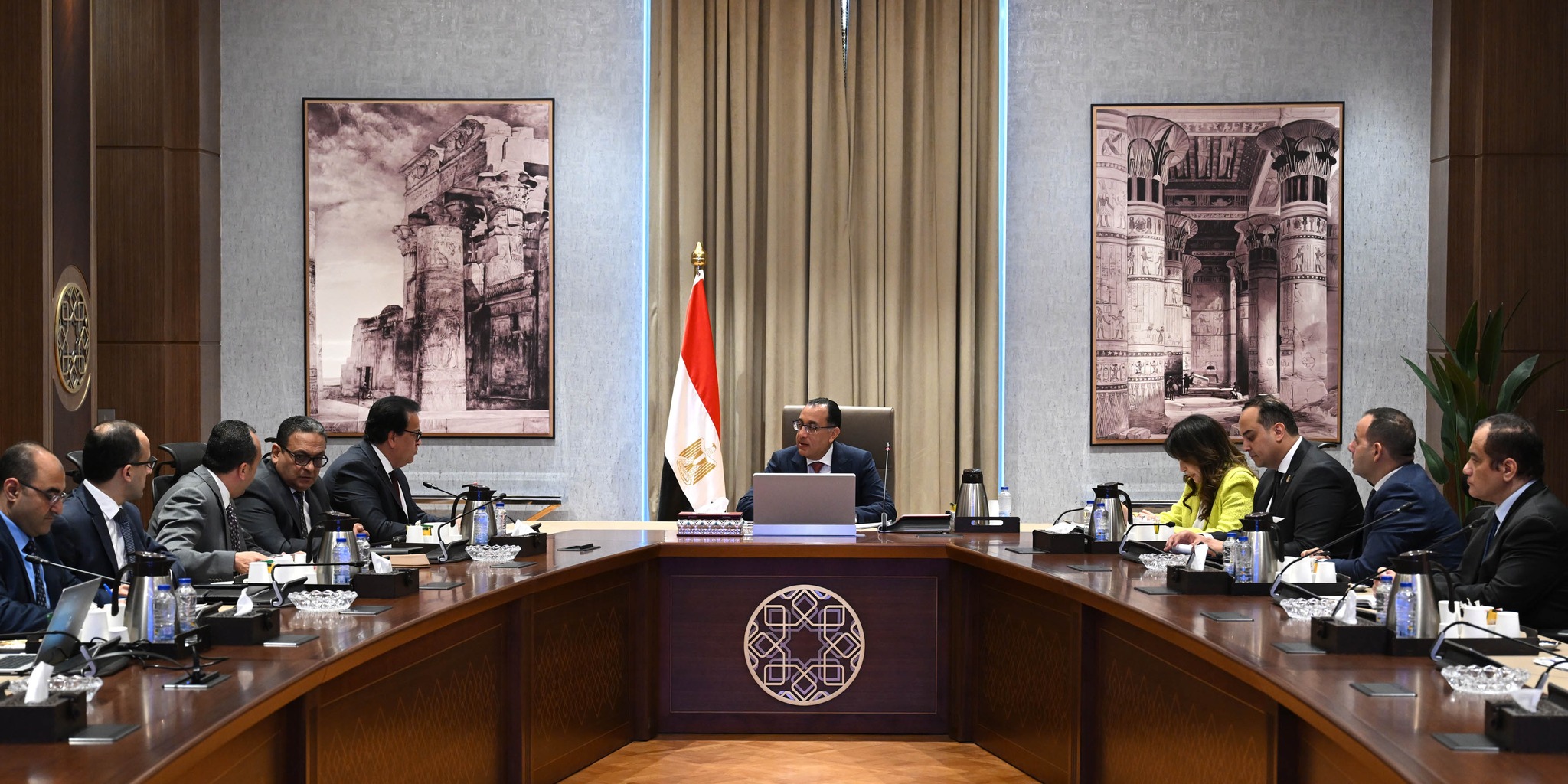 مدبولي يتابع مشروعات القطاع الصحي مع وزير الصحة