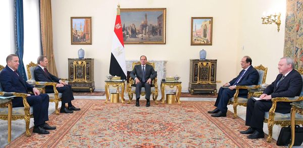 الرئيس السيسي مع رئيس جهاز الاستخبارات الخارجية الروسية