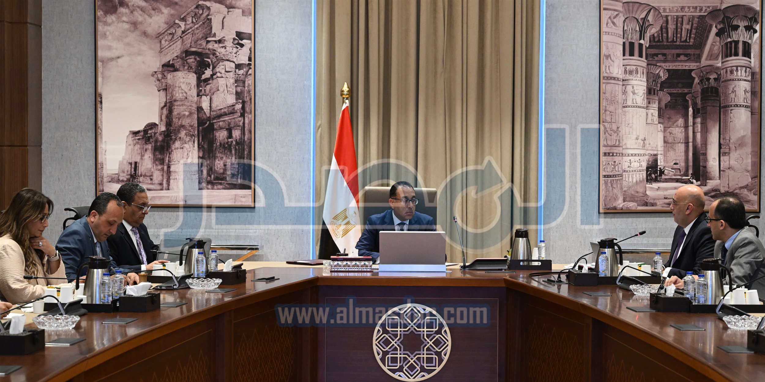 مدبولي في اجتماع مع رئيس جهاز تنمية المشروعات
