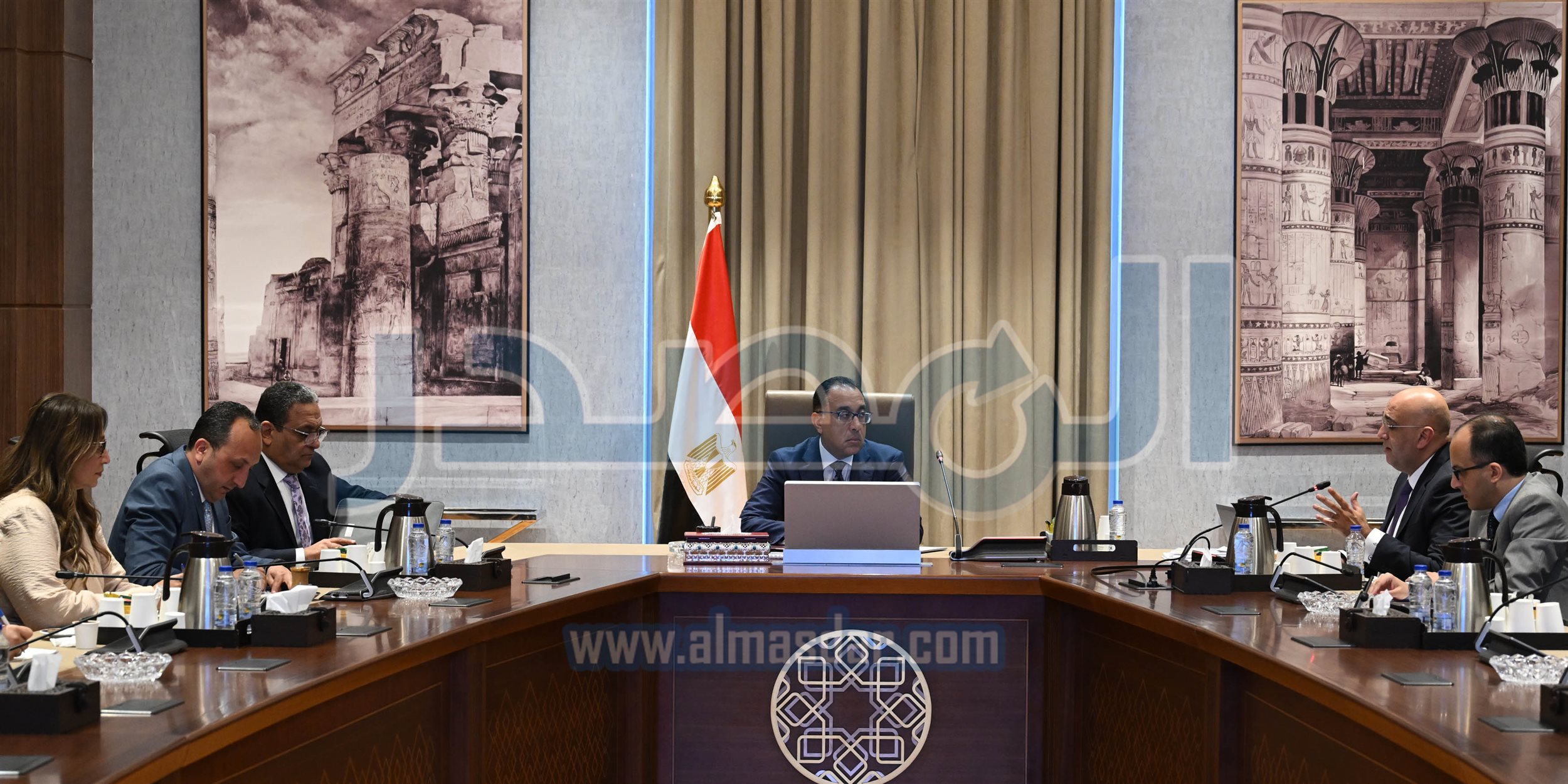 مدبولي في اجتماع مع رئيس جهاز تنمية المشروعات