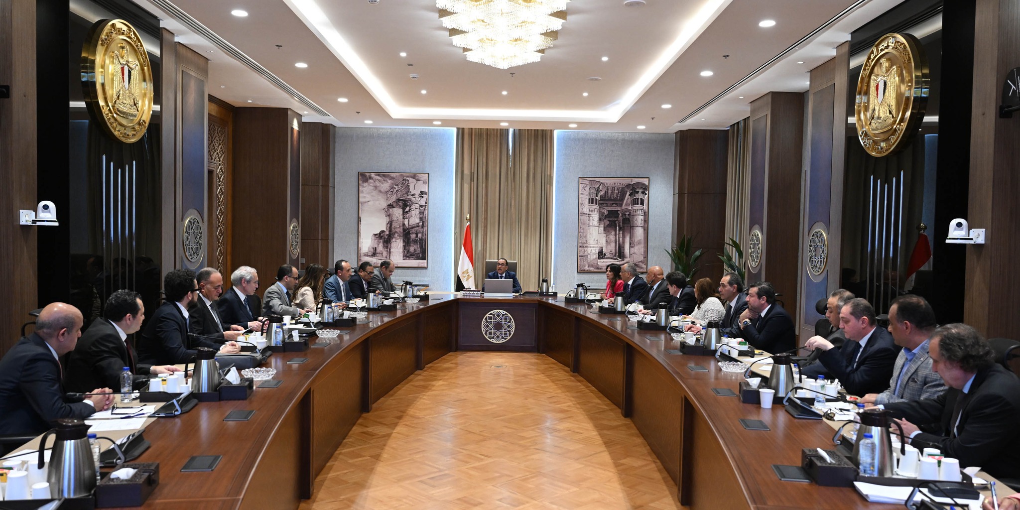 اجتماع رئيس الوزراء مع رؤساء ومسئولي المجالس التصديرية