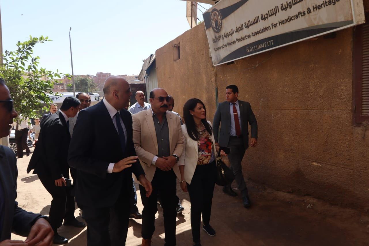 زيارة جهاز تنمية المشروعات و وفد من برنامج الأمم المتحدة الانمائي لمحافظة أسوان