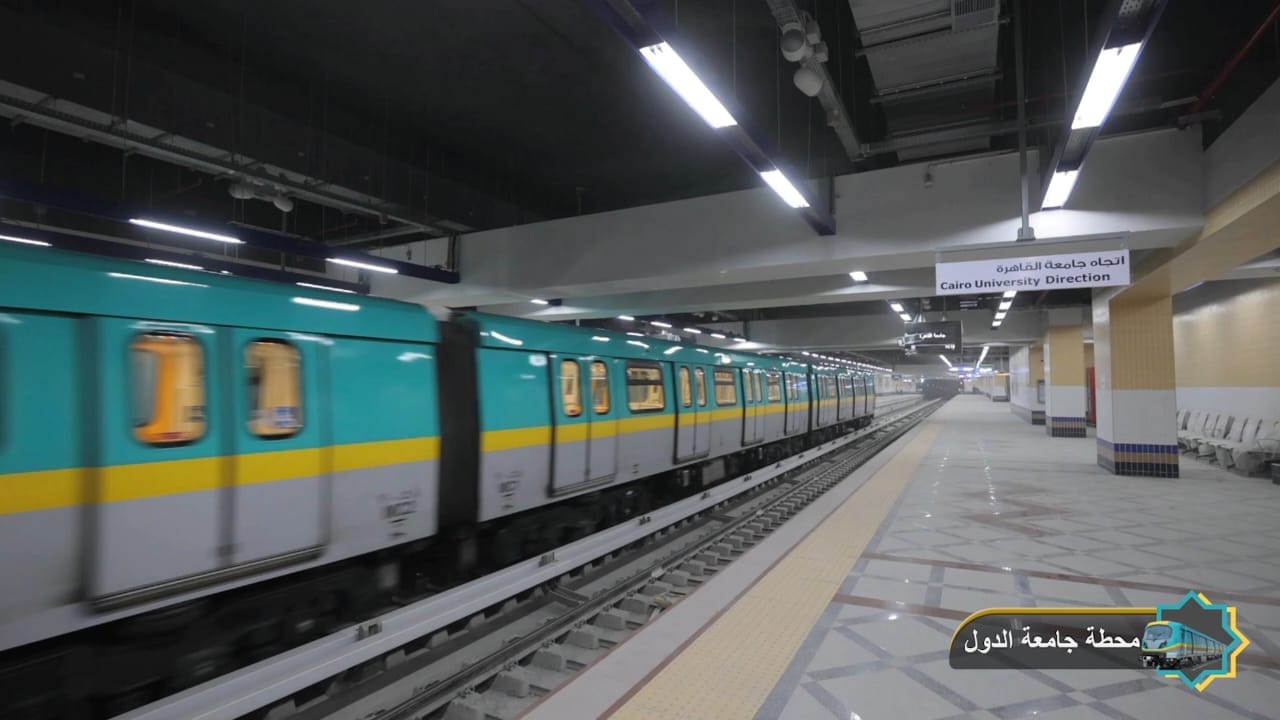 وزير النقل يقوم بزيارة تفقدية الخط الثالث لمترو أنفاق القاهرة الكبرى