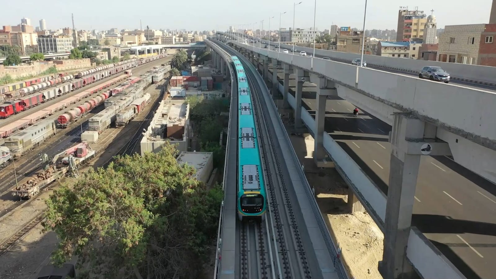 وزير النقل يقوم بزيارة تفقدية الخط الثالث لمترو أنفاق القاهرة الكبرى