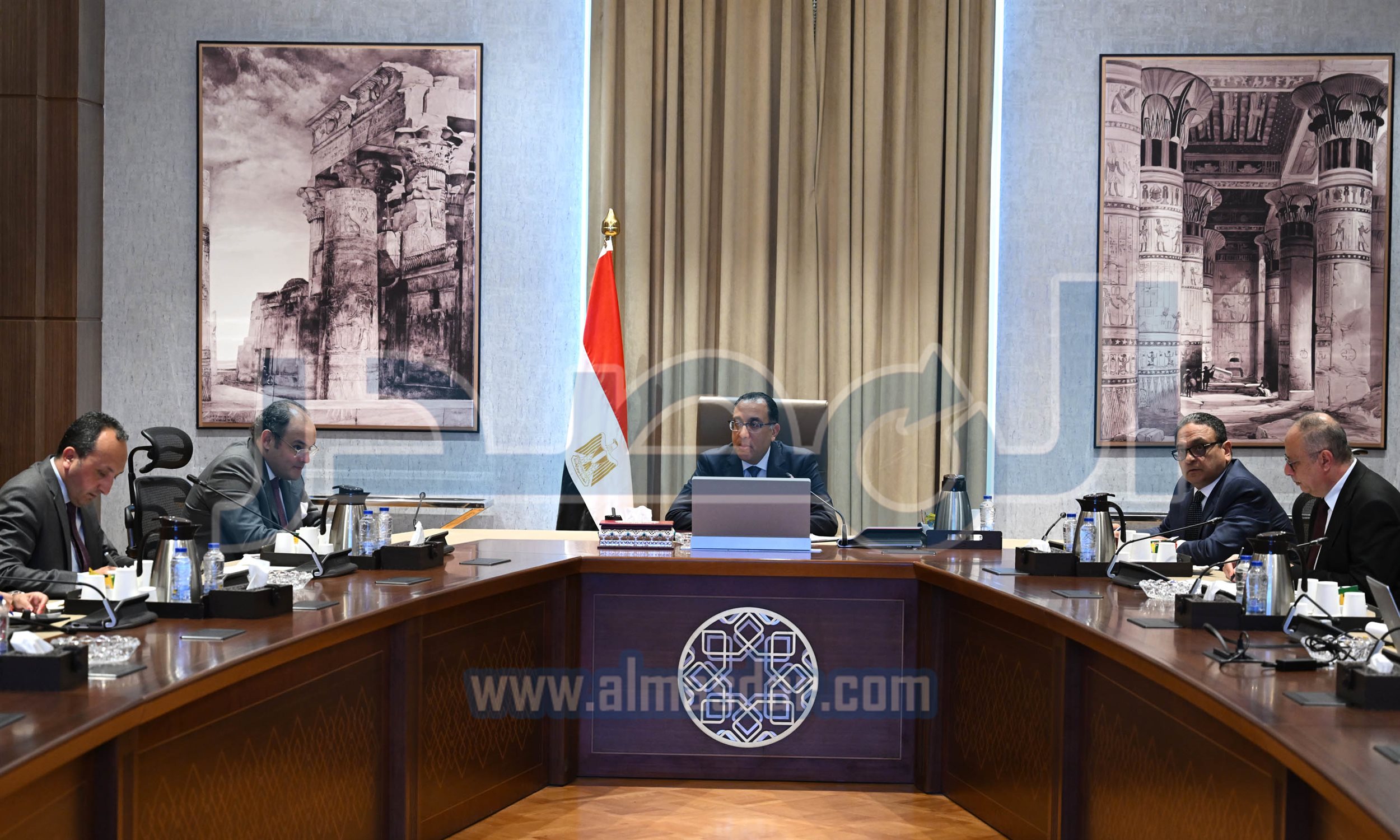 مدبولي يتابع الموقف التنفيذي للإفراج الجمركي عن البضائع