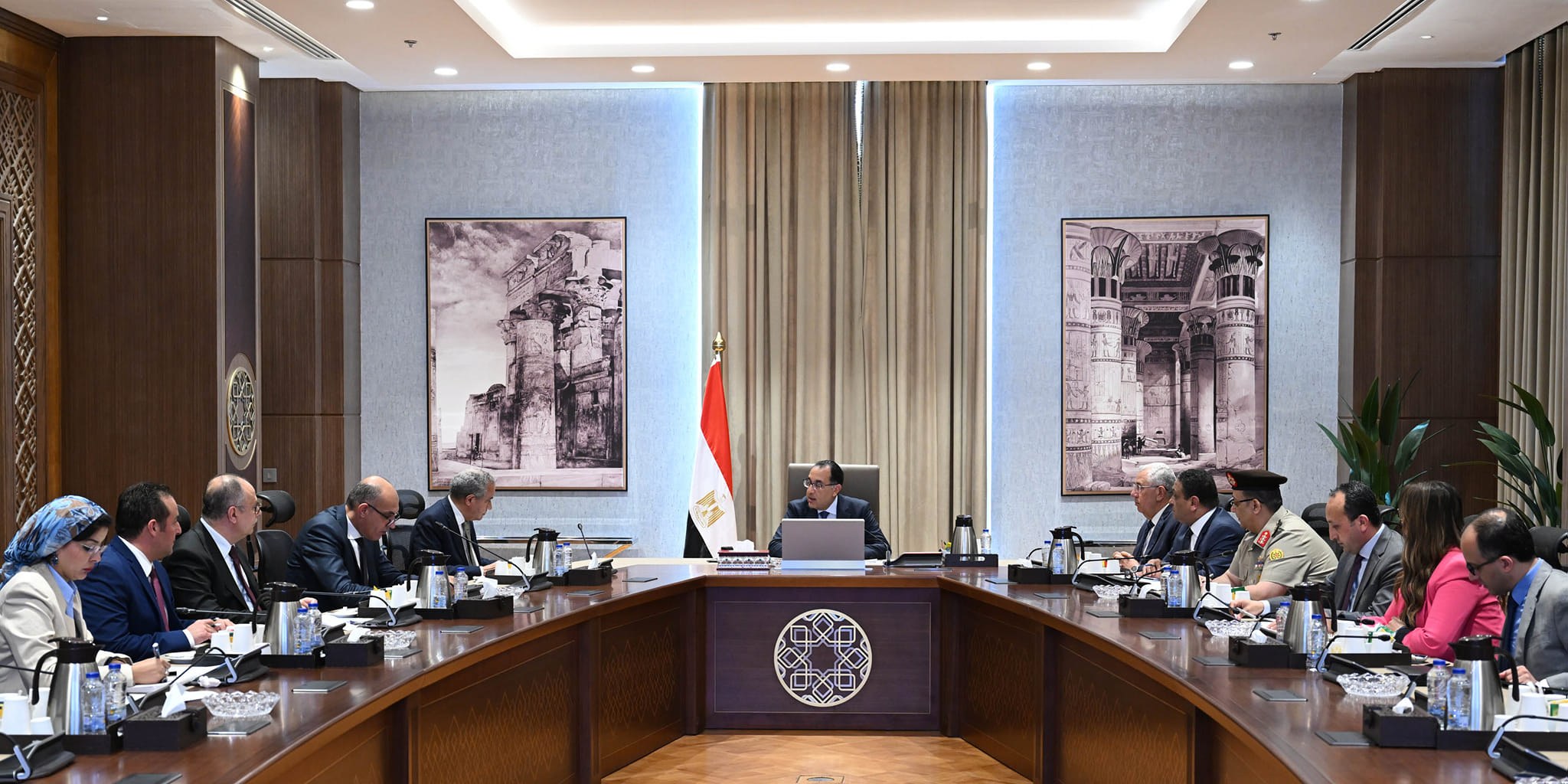 رئيس الوزراء يتابع جهود زيادة الاحتياطي الاستراتيجي من السلع الأساسية