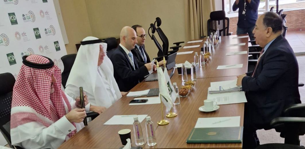 معيط يلتقي الرئيس التنفيذى للمؤسسة الدولية الإسلامية بالسعودية