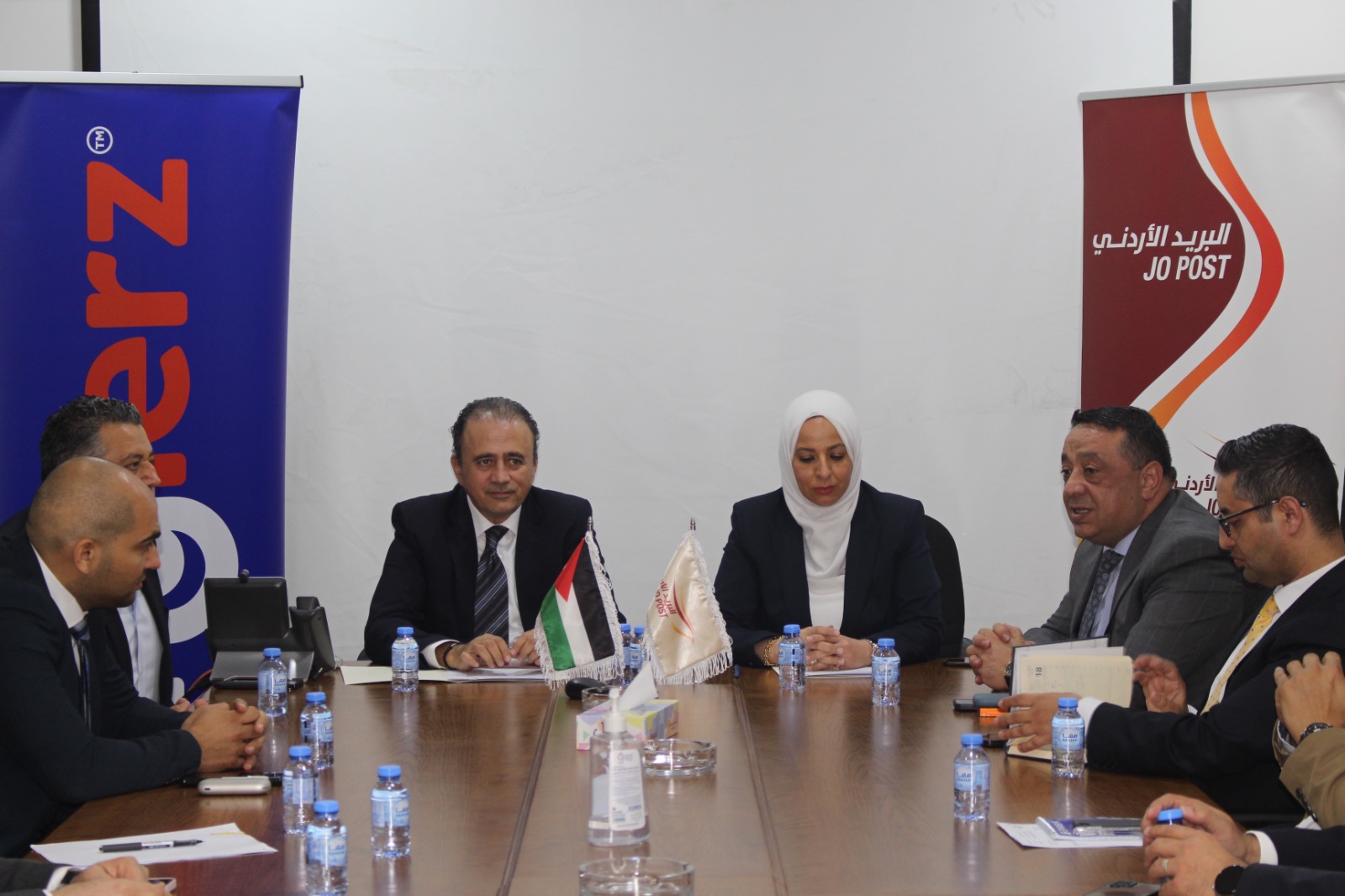 جانب من توقيع عقد بين البريد الأردنى ومايلرز العالمية