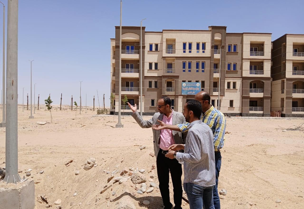 وزير الإسكان يتابع مشروعات الخدمات ورفع الكفاءة والتطوير