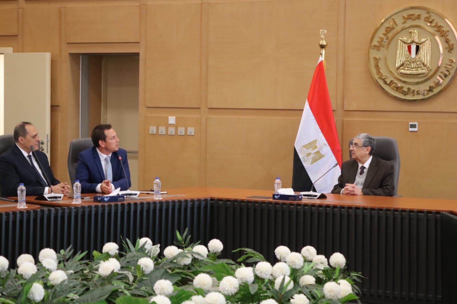 تعاون بين الشركة القابضة لكهرباء مصر وشركة شنايدر الكتريك
