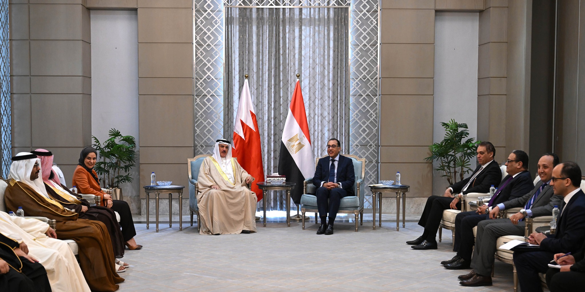 رئيس الوزراء يستقبل رئيس مجلس النواب البحريني
