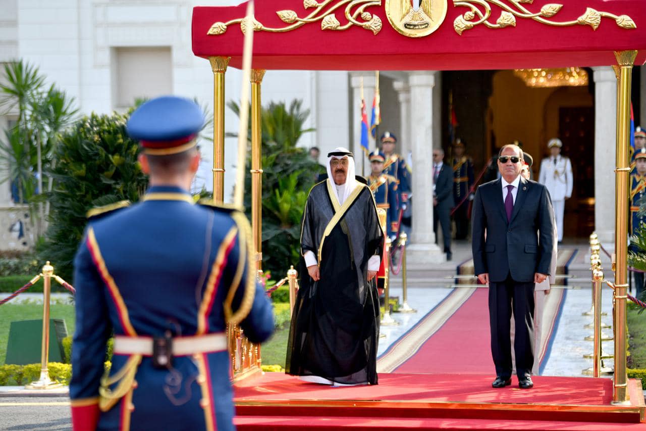 الرئيس السيسي يستقبل أمير دولة الكويت