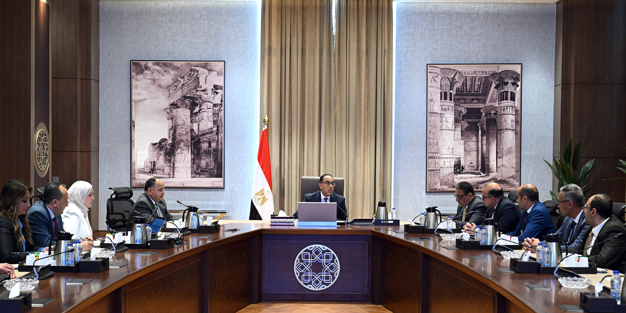 اجتماع رئيس الوزراء