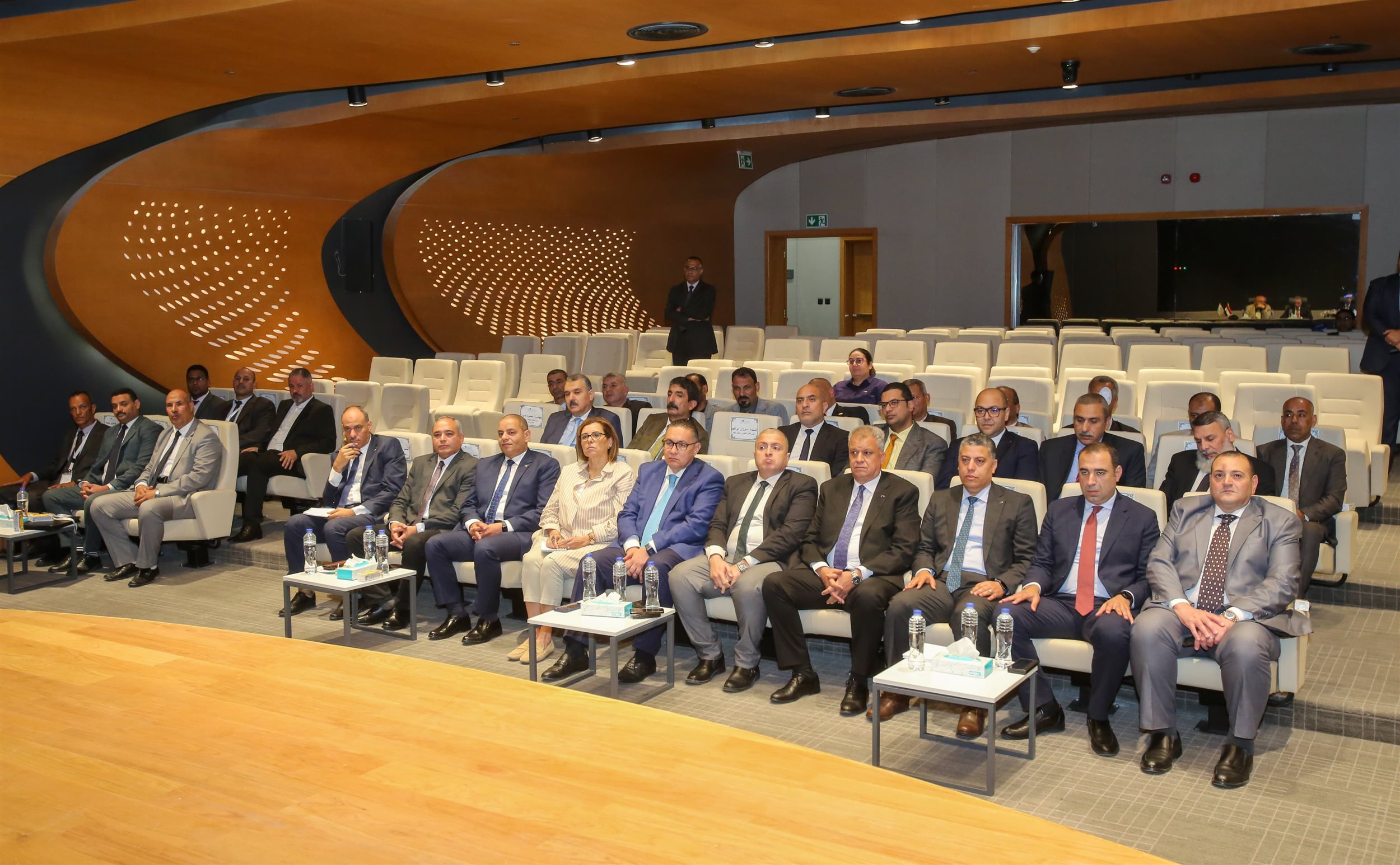 لقاء رئيس ادارة البريد المصري بمجلس نقابة العاملين بالبريد