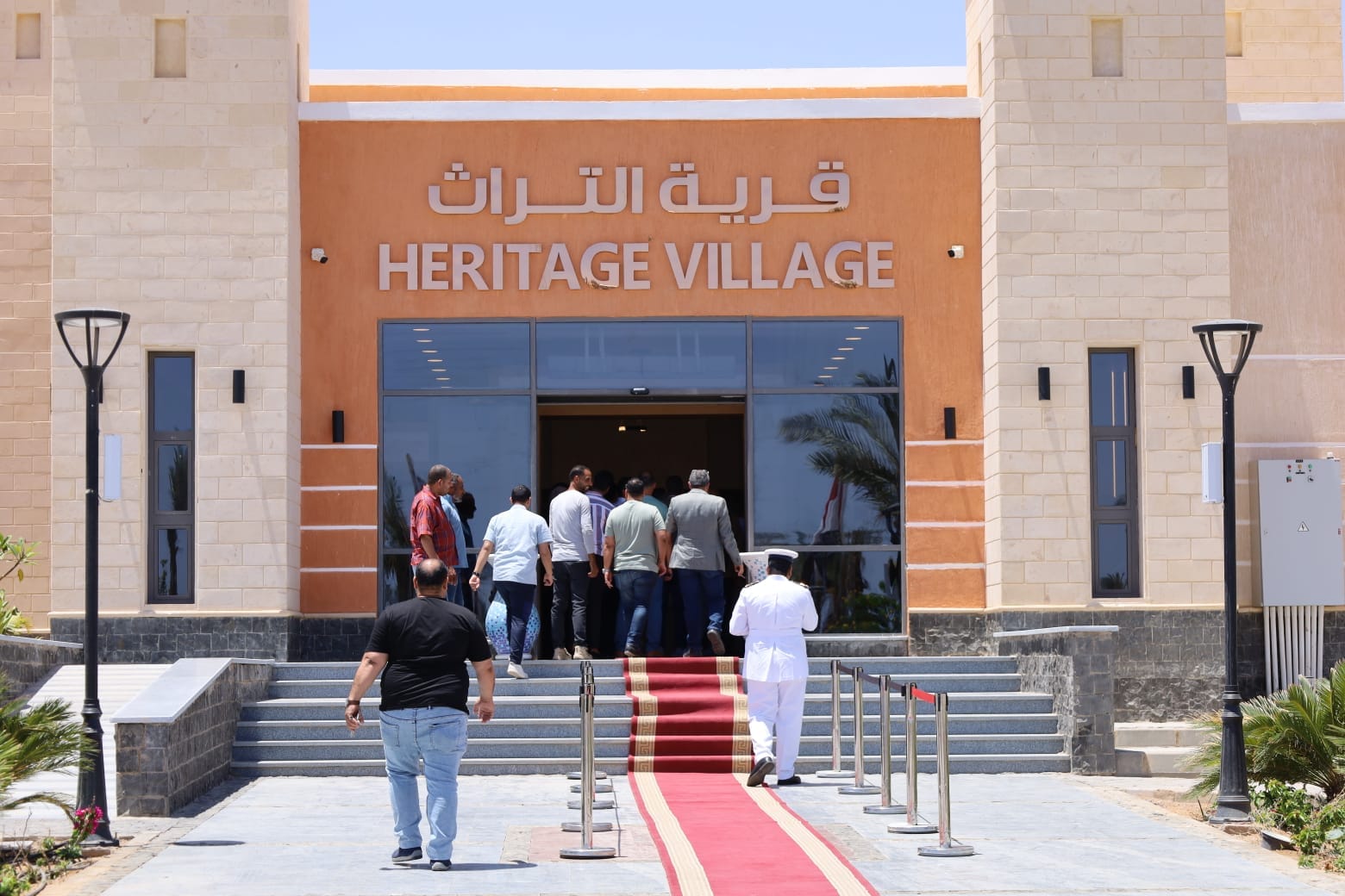 رئيس الوزراء يزور مشروع