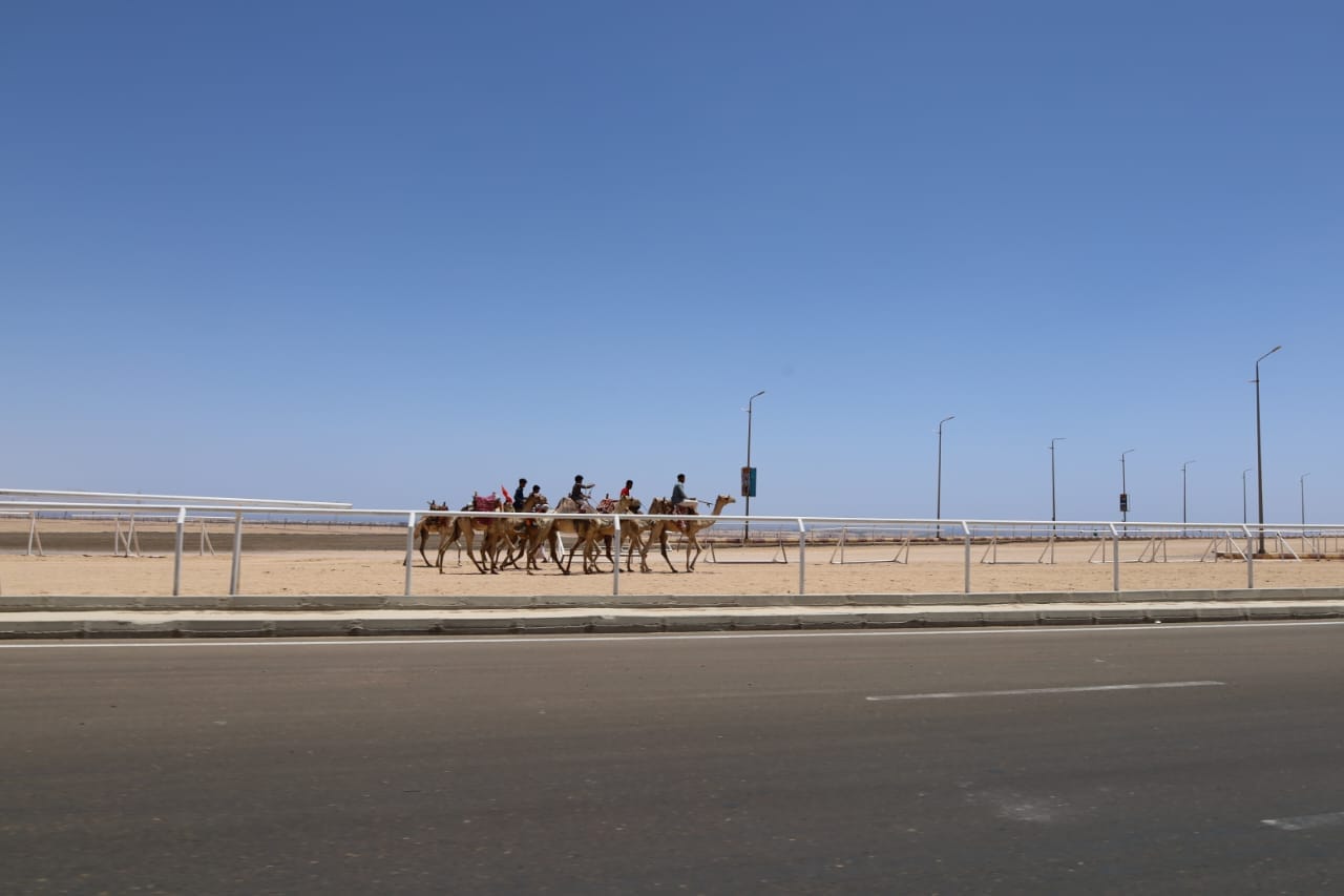 رئيس الوزراء يزور مشروع