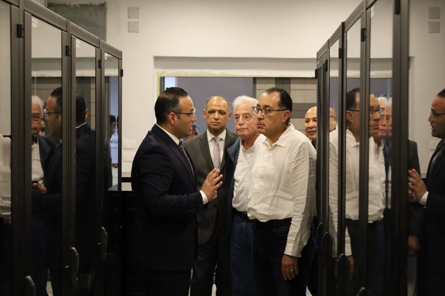 رئيس الوزراء يزور مشروع