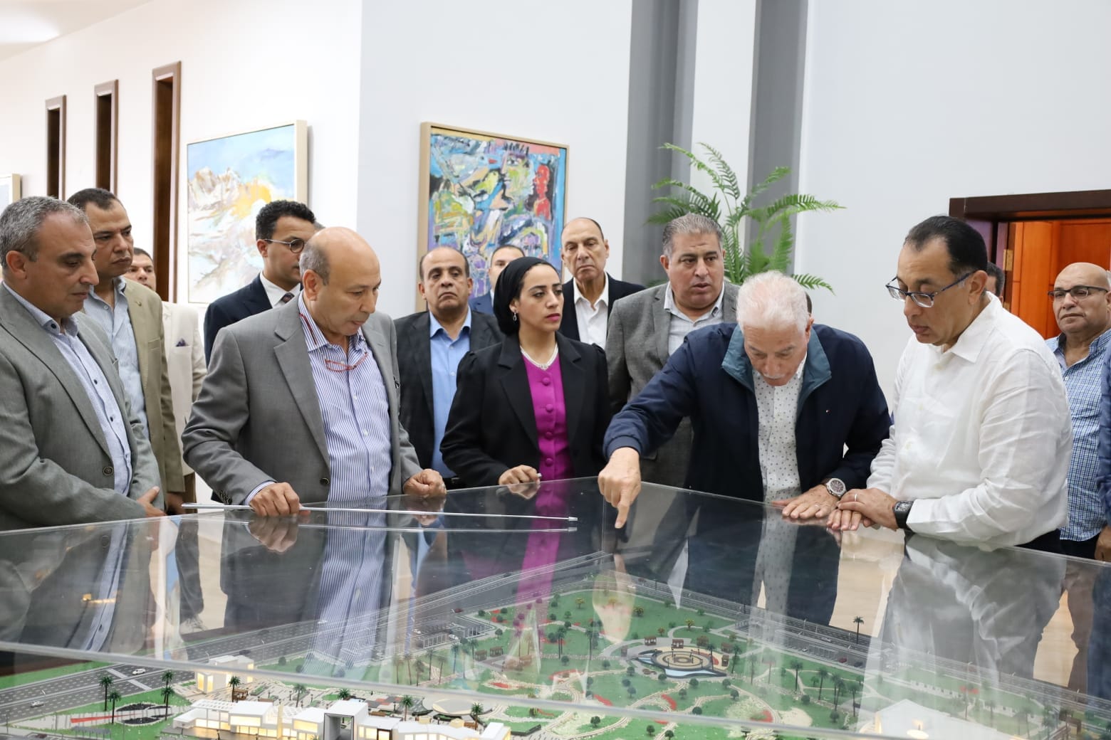 مدبولي يتفقد عددًا من المشروعات التنموية والخدمية بشرم الشيخ