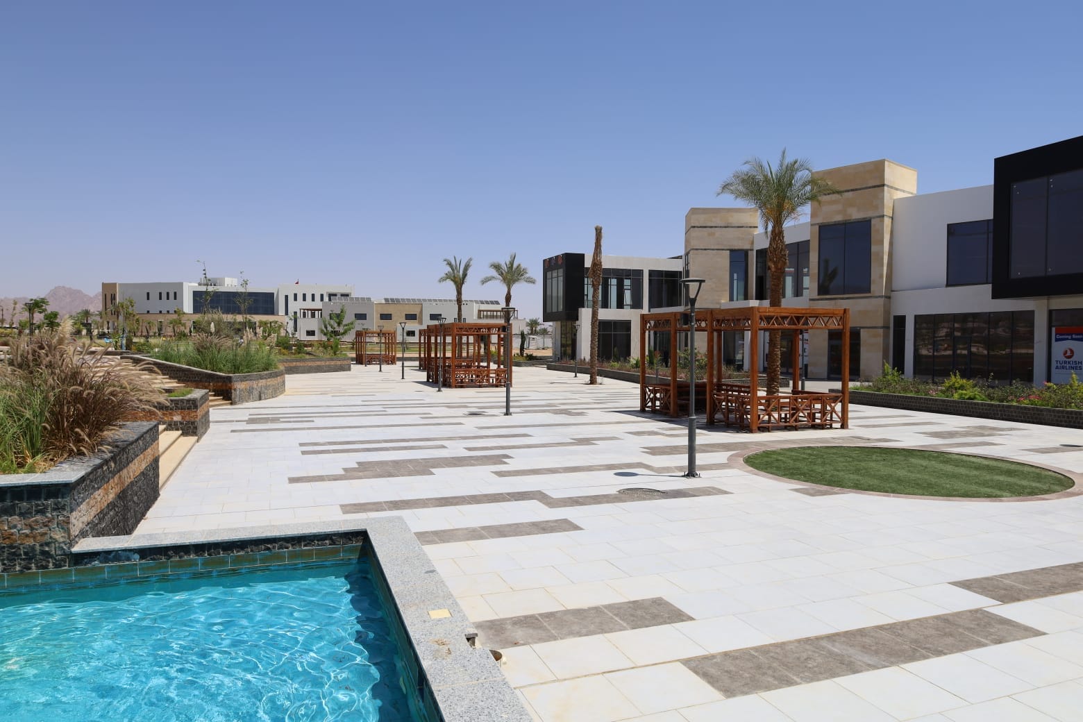 مدبولي يتفقد عددًا من المشروعات التنموية والخدمية بشرم الشيخ
