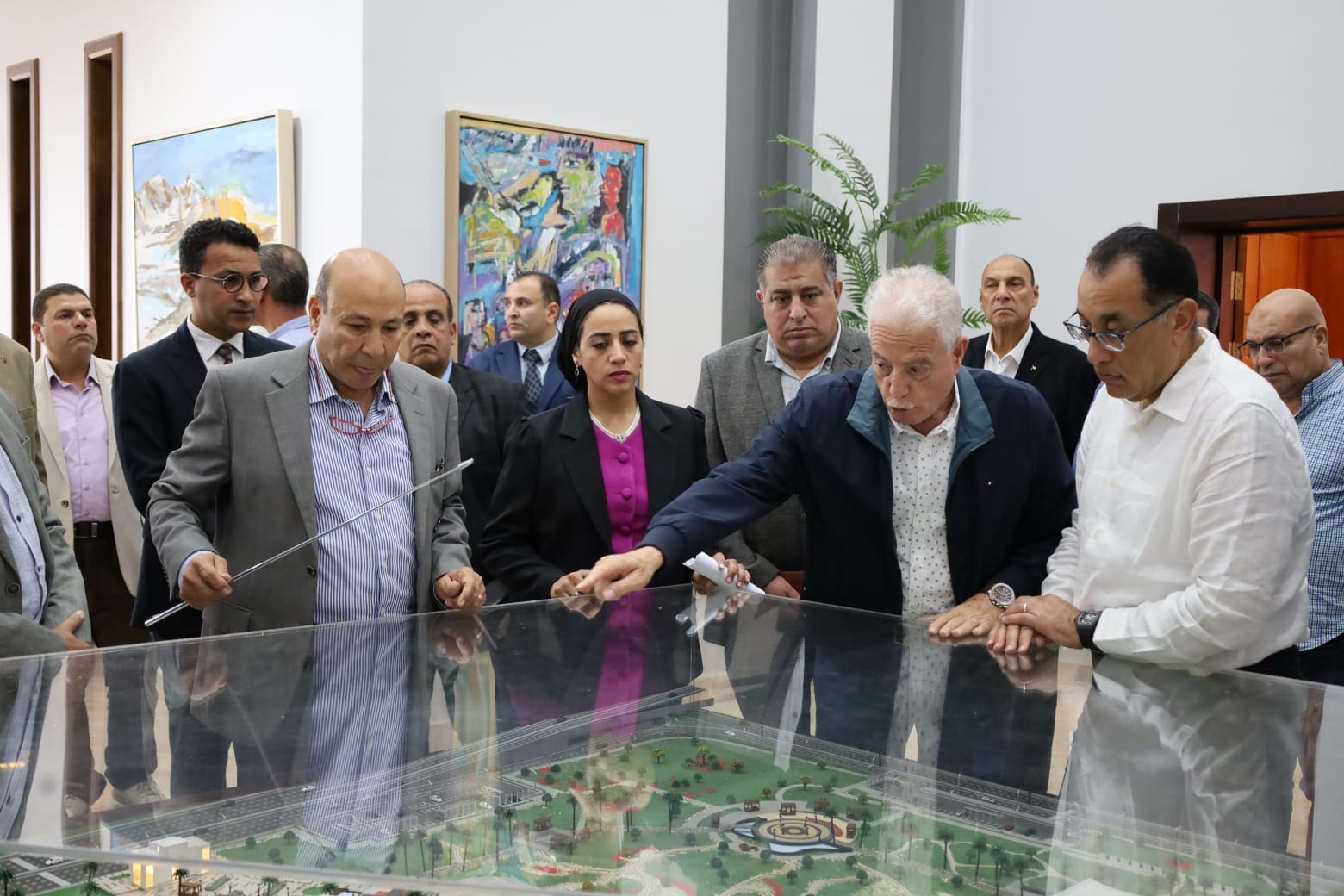 مدبولي يتفقد عددًا من المشروعات التنموية والخدمية بشرم الشيخ