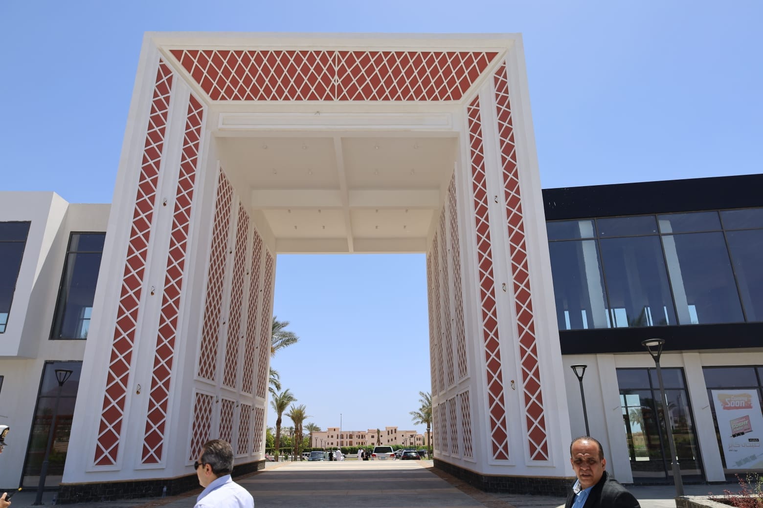 مدبولي يتفقد عددًا من المشروعات التنموية والخدمية بشرم الشيخ