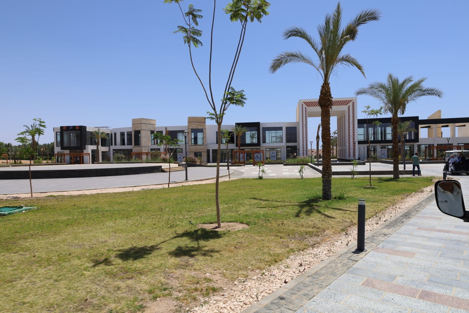 مدبولي يتفقد عددًا من المشروعات التنموية والخدمية بشرم الشيخ