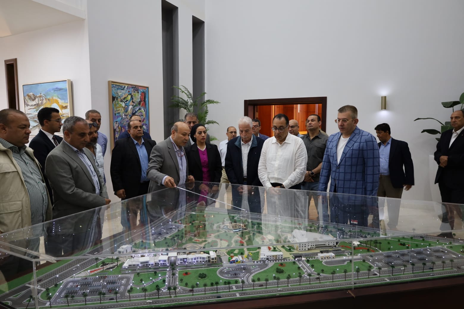 مدبولي يتفقد عددًا من المشروعات التنموية والخدمية بشرم الشيخ
