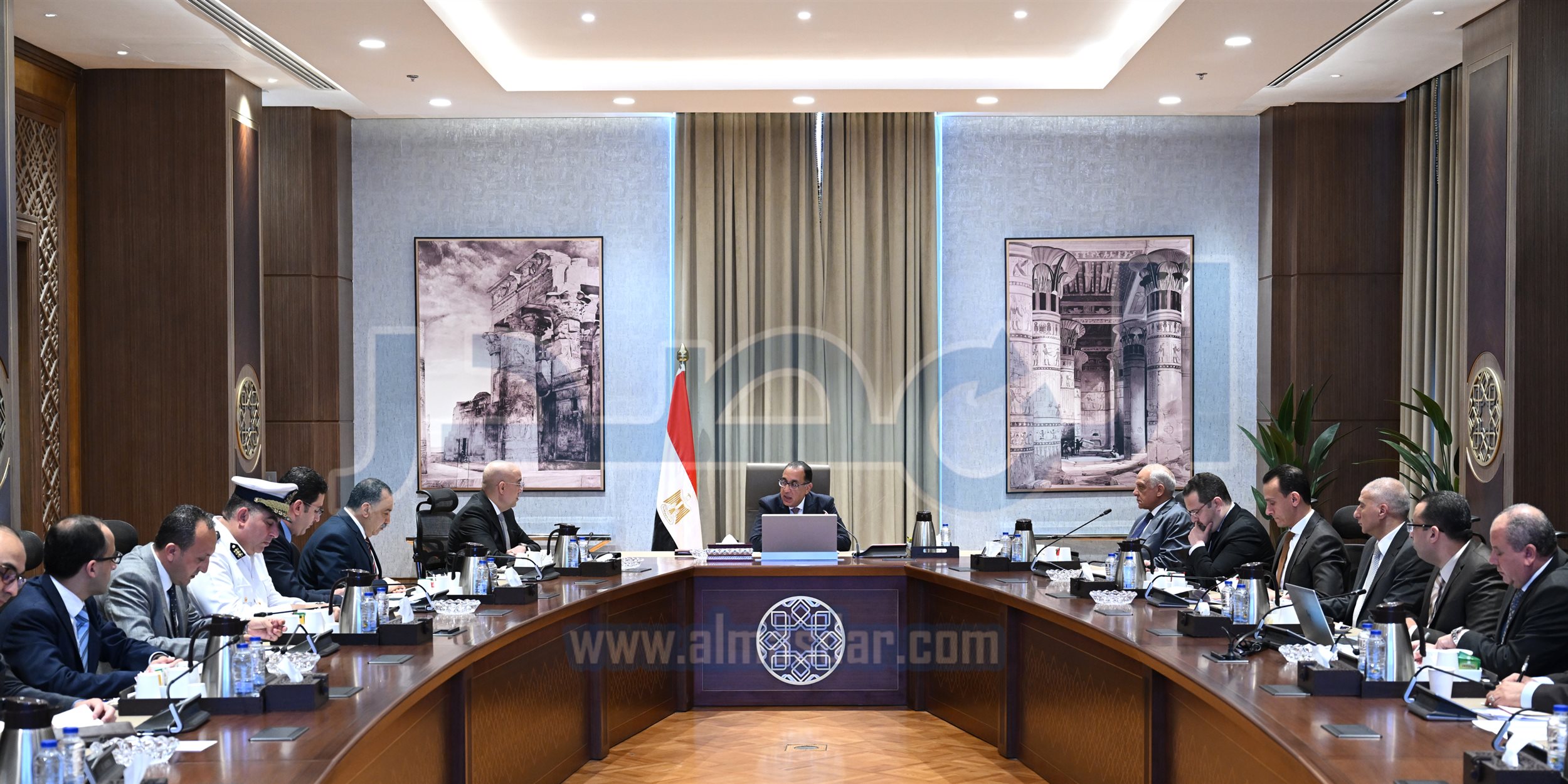 مدبولي يتابع الموقف التنفيذي للأعمال بالتجمع العمراني الجديد