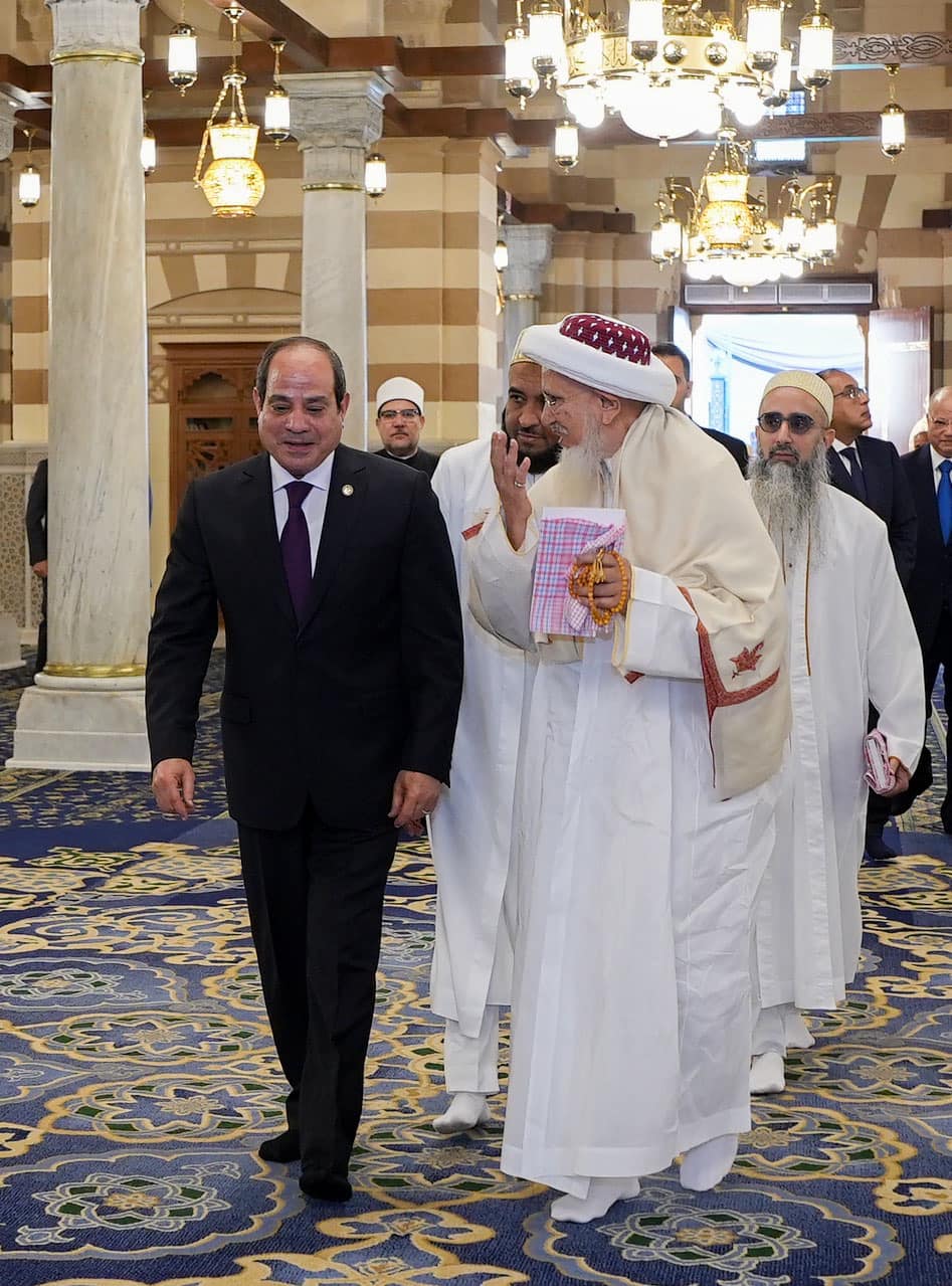 الرئيس السيسي يفتتح مسجد السيدة زينب بعد تطويره