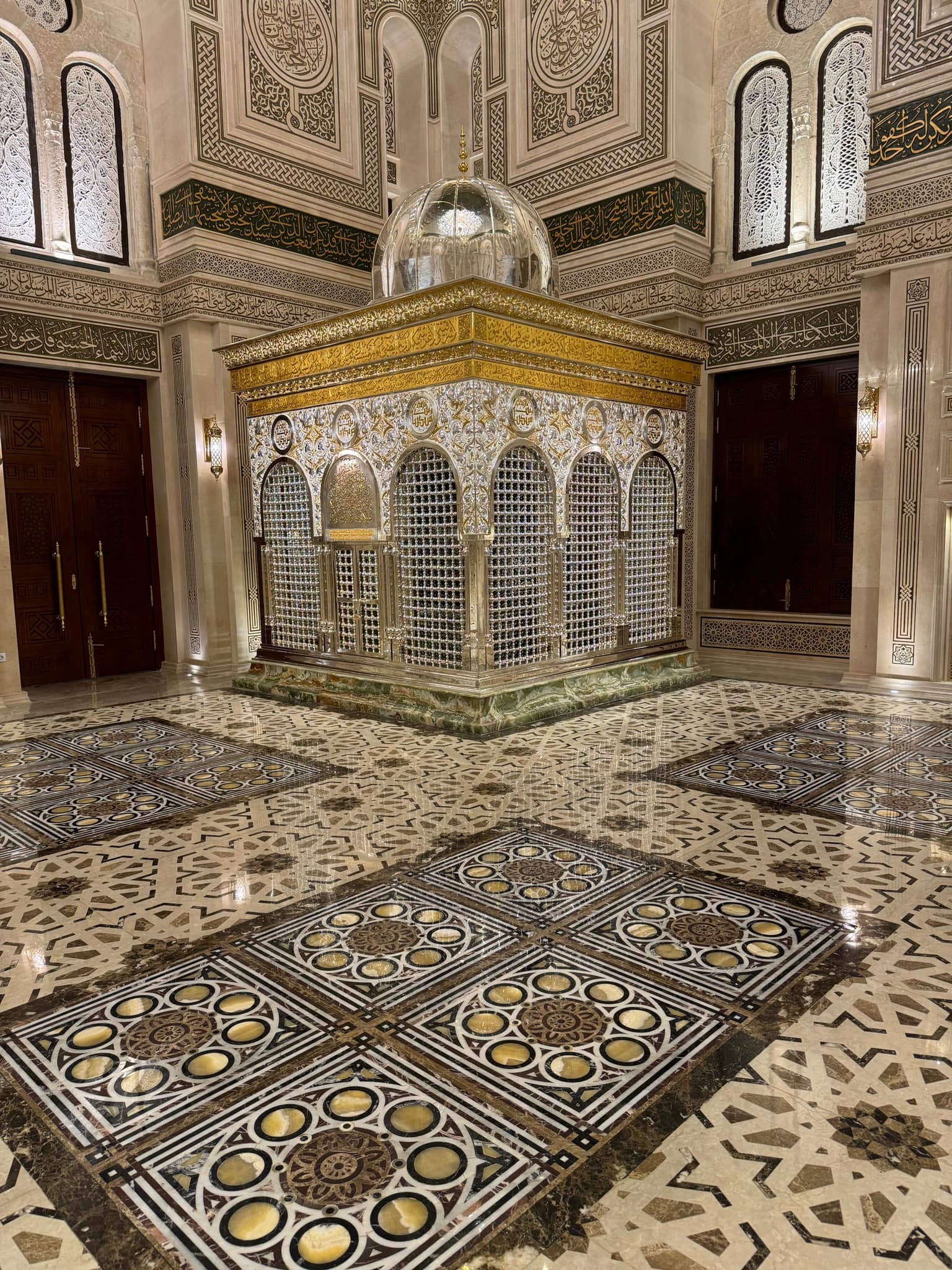 الرئيس السيسي يفتتح مسجد السيدة زينب بعد تطويره