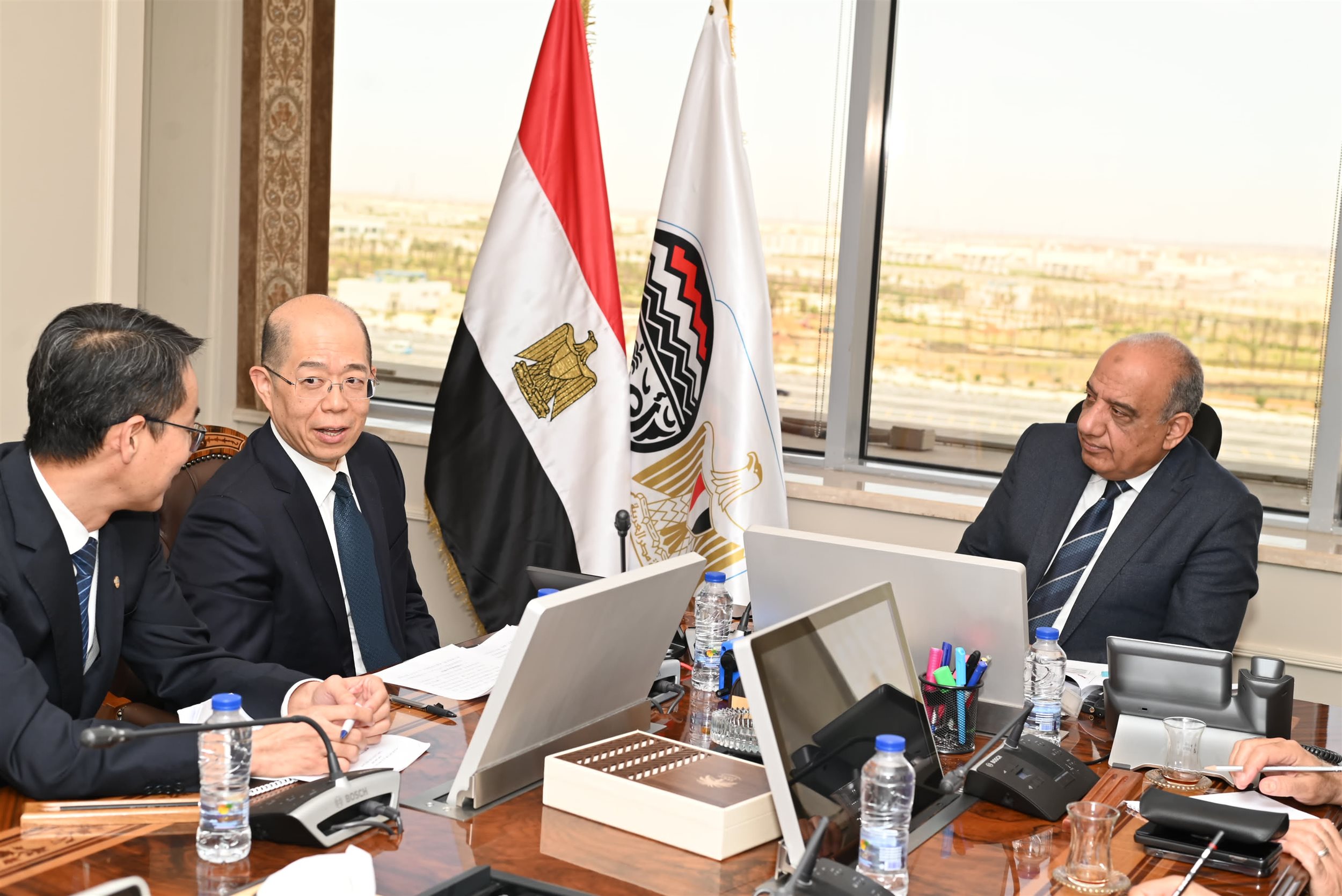 وزير قطاع الأعمال مع رئيس وحدة إدارة الأصول المملوكة للدولة بالصين
