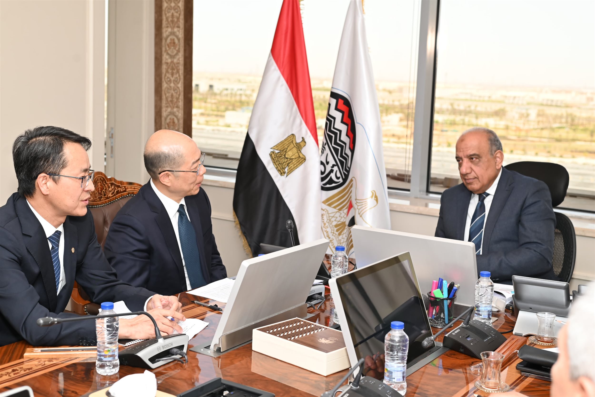 وزير قطاع الأعمال مع رئيس وحدة إدارة الأصول المملوكة للدولة بالصين