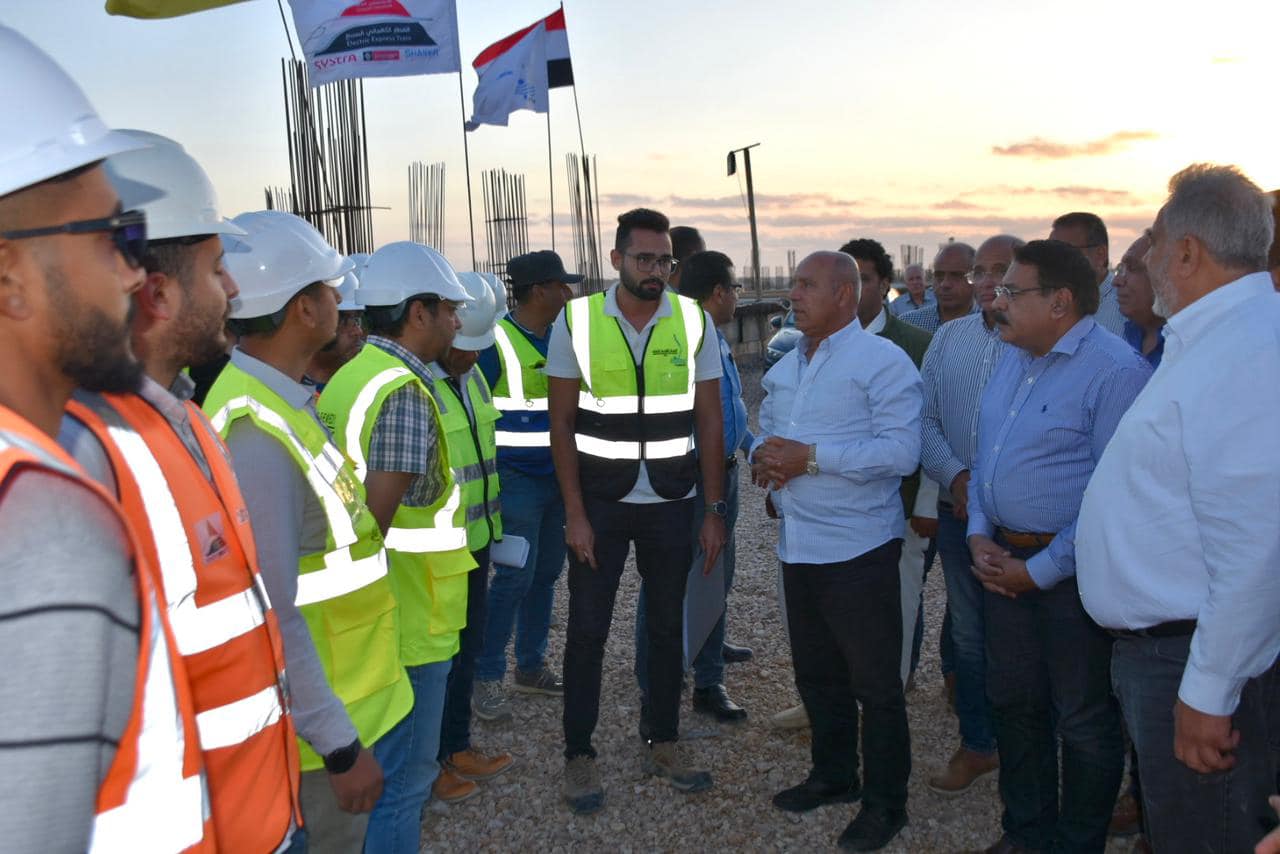 وزير النقل يتابع مشروع الخط الأول من شبكة القطار الكهربائي